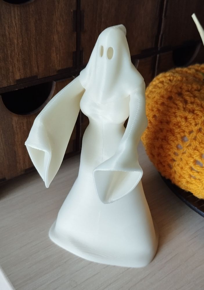 Miniatura 2 do modelo 3D Spooky Lady Ghost