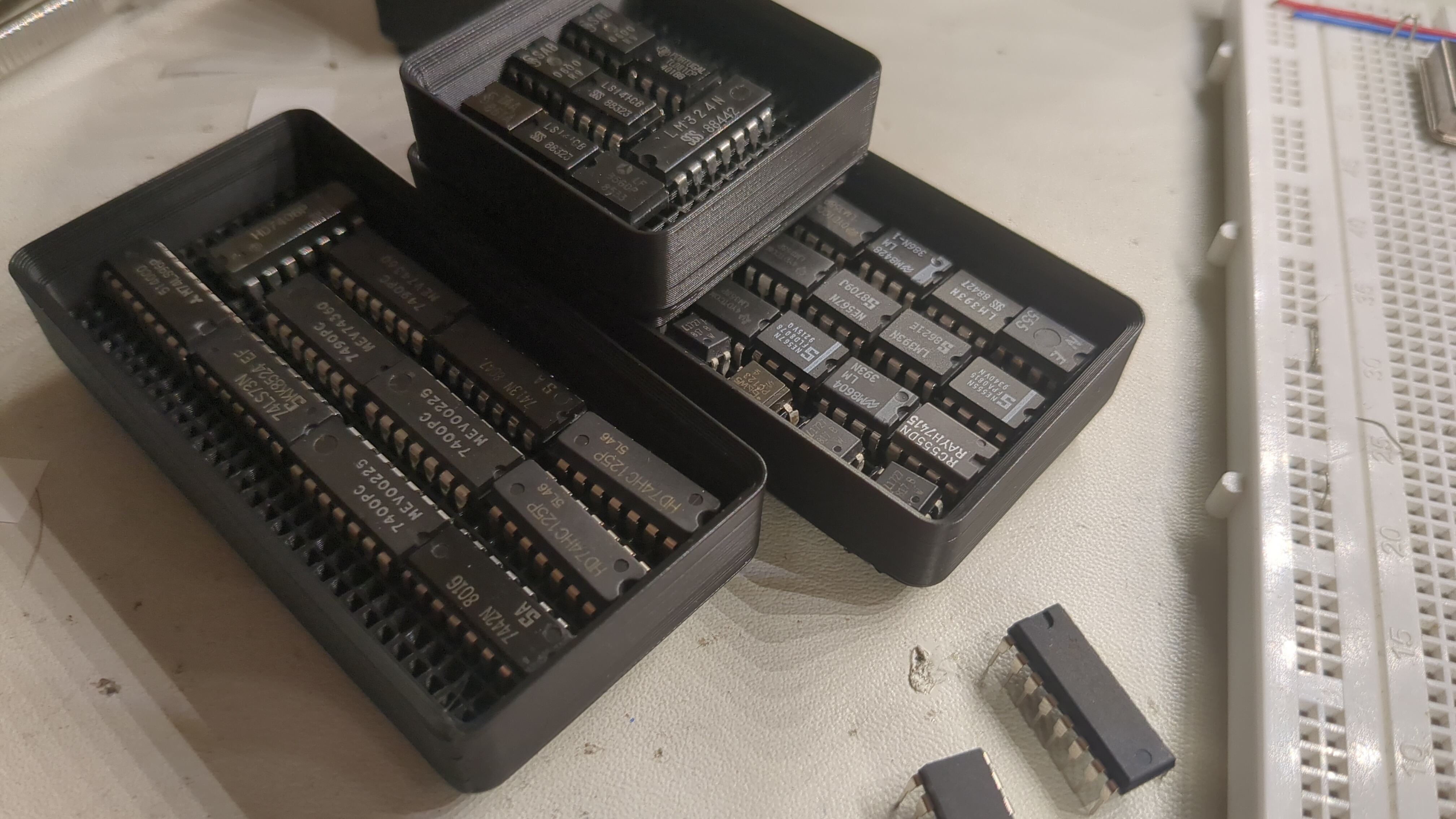 Gridfinity DIP component storage bin