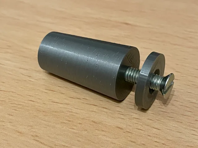 Screwed stopper for roller blind