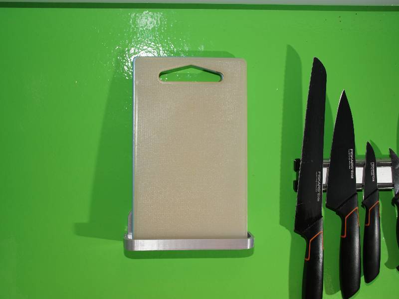 Mini foldable shelf for cutting boards