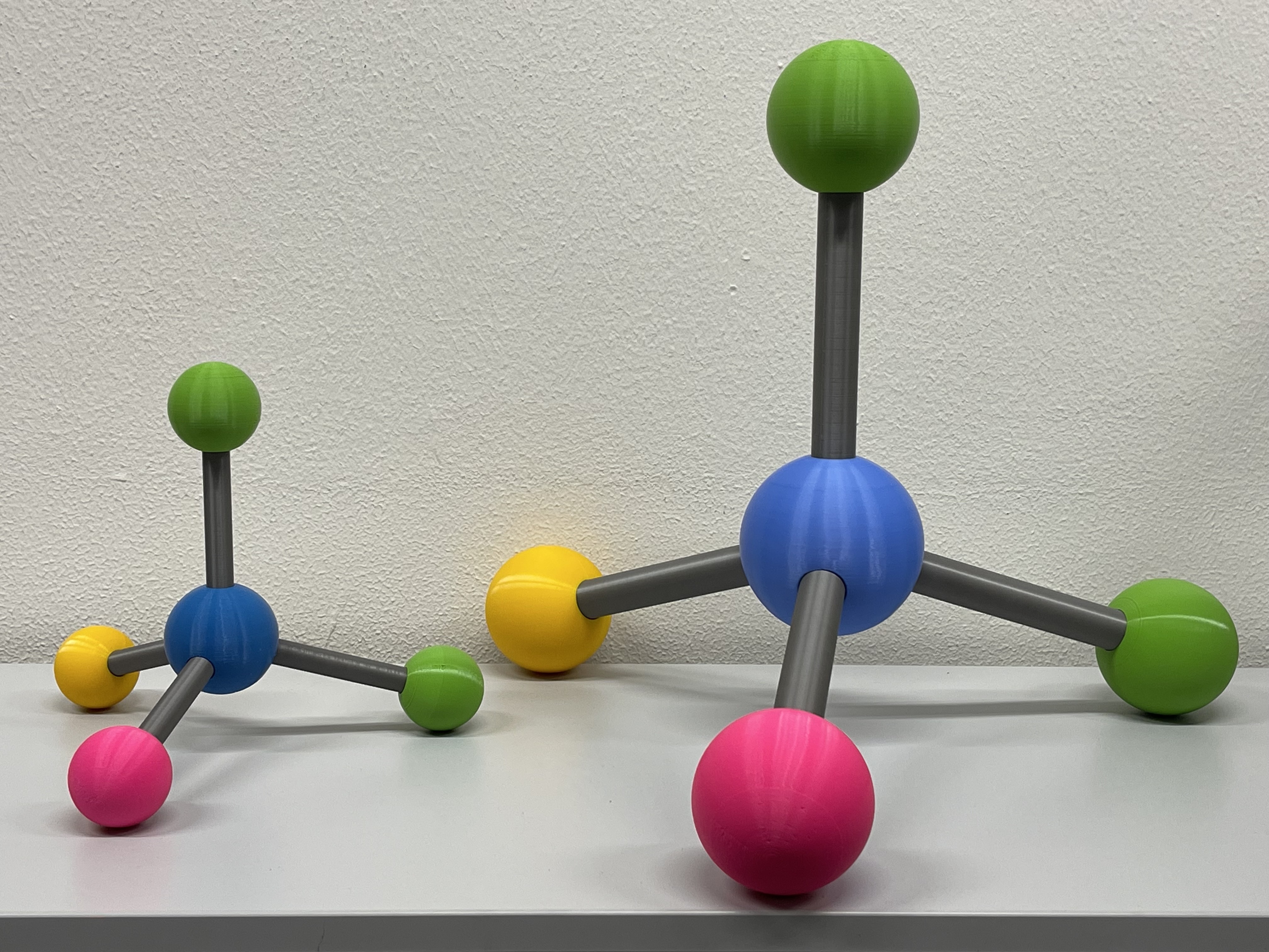 Valence shell electron pair repulsion (VSEPR) theory teaching model kit