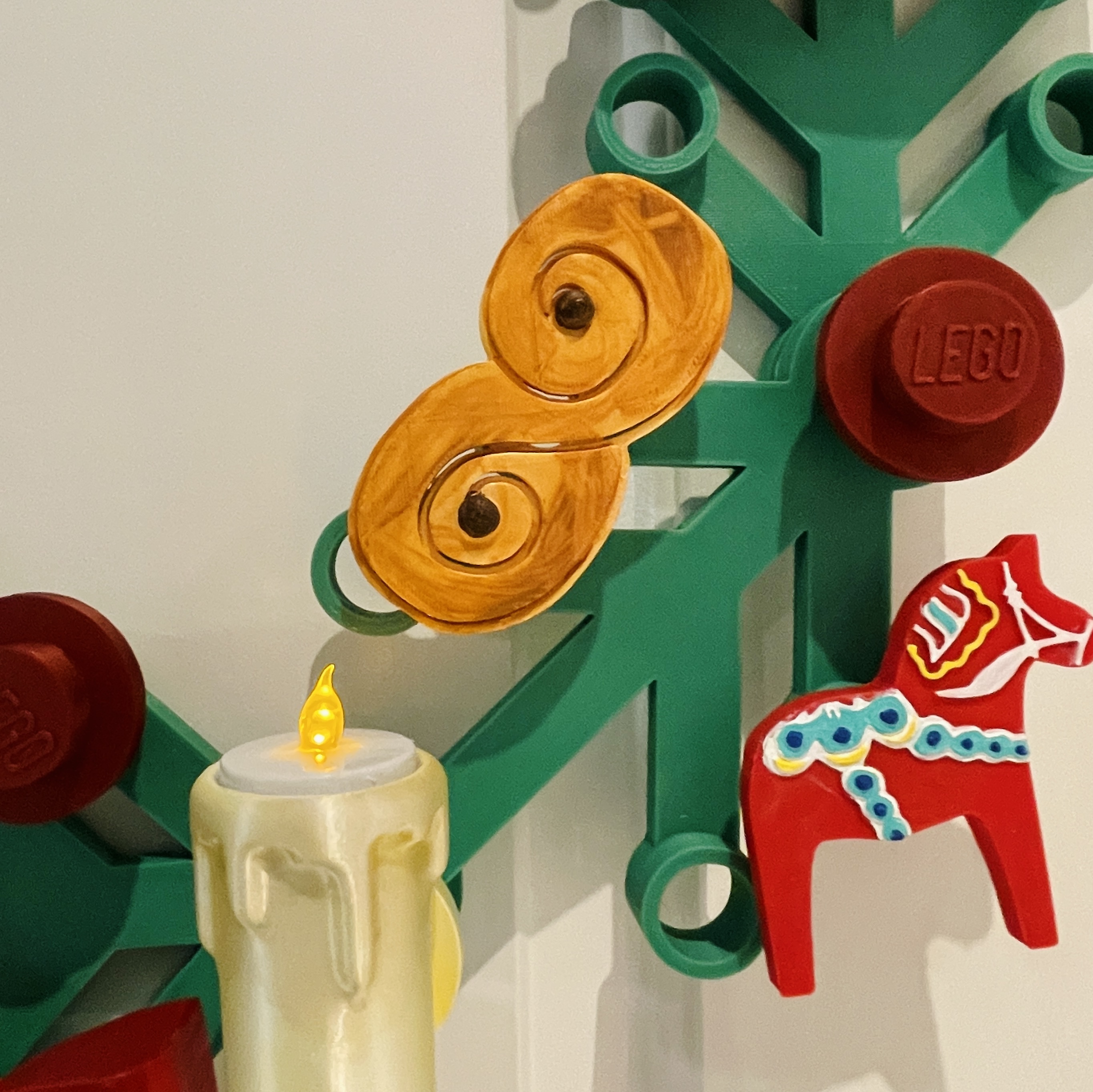 St. Lucia's Bun (Swedish Lussekatt) for Giant LEGO Wreath