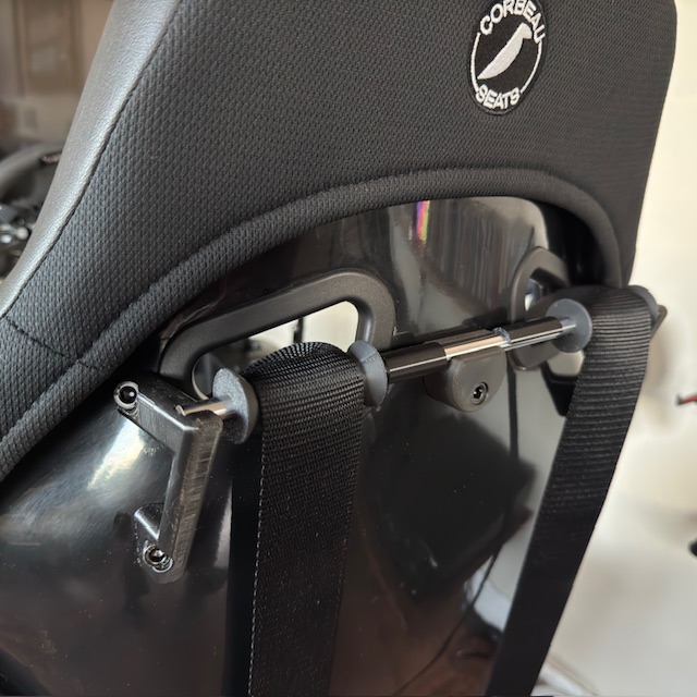 Harness roller for Corbeau FX1
