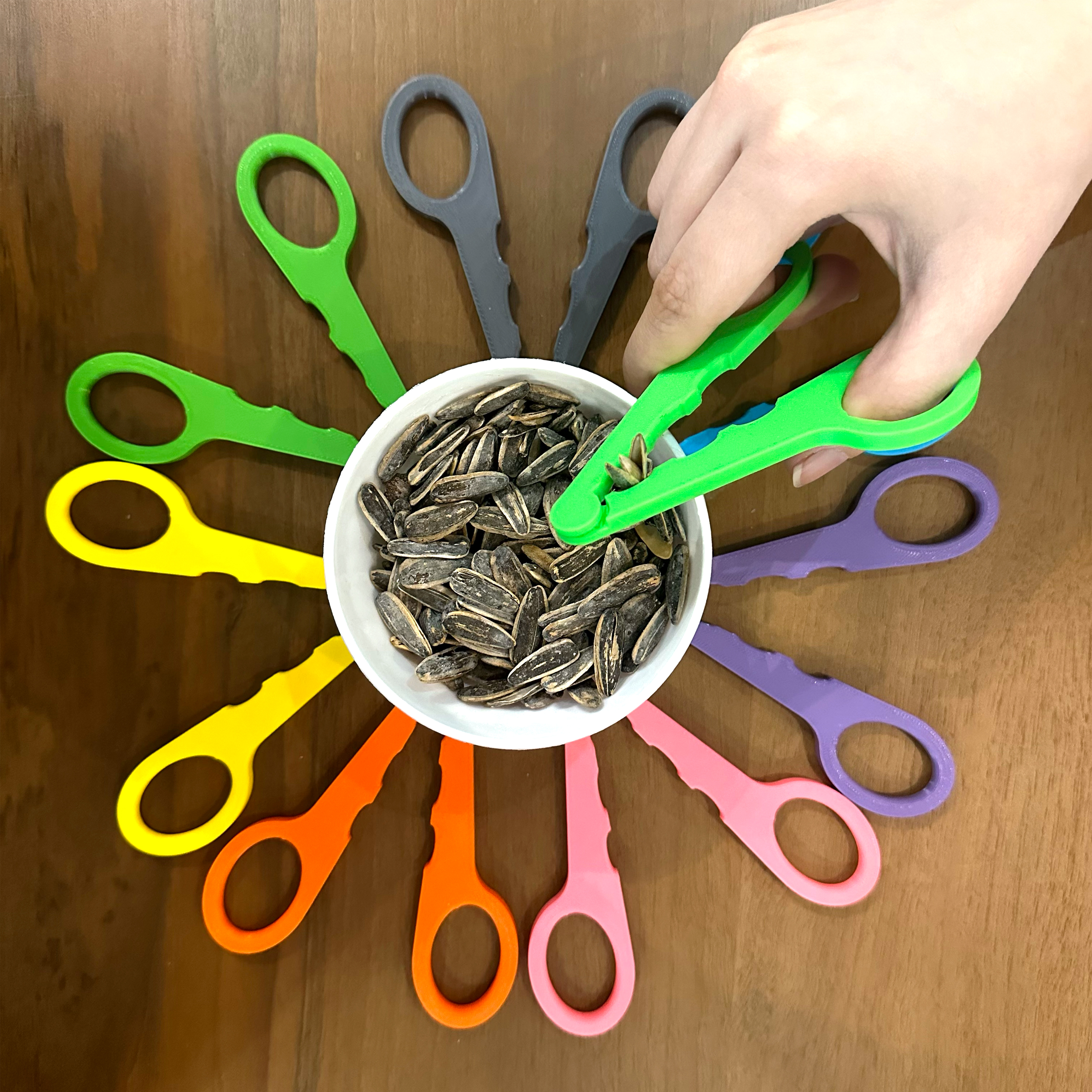 scissor for cracking seeds