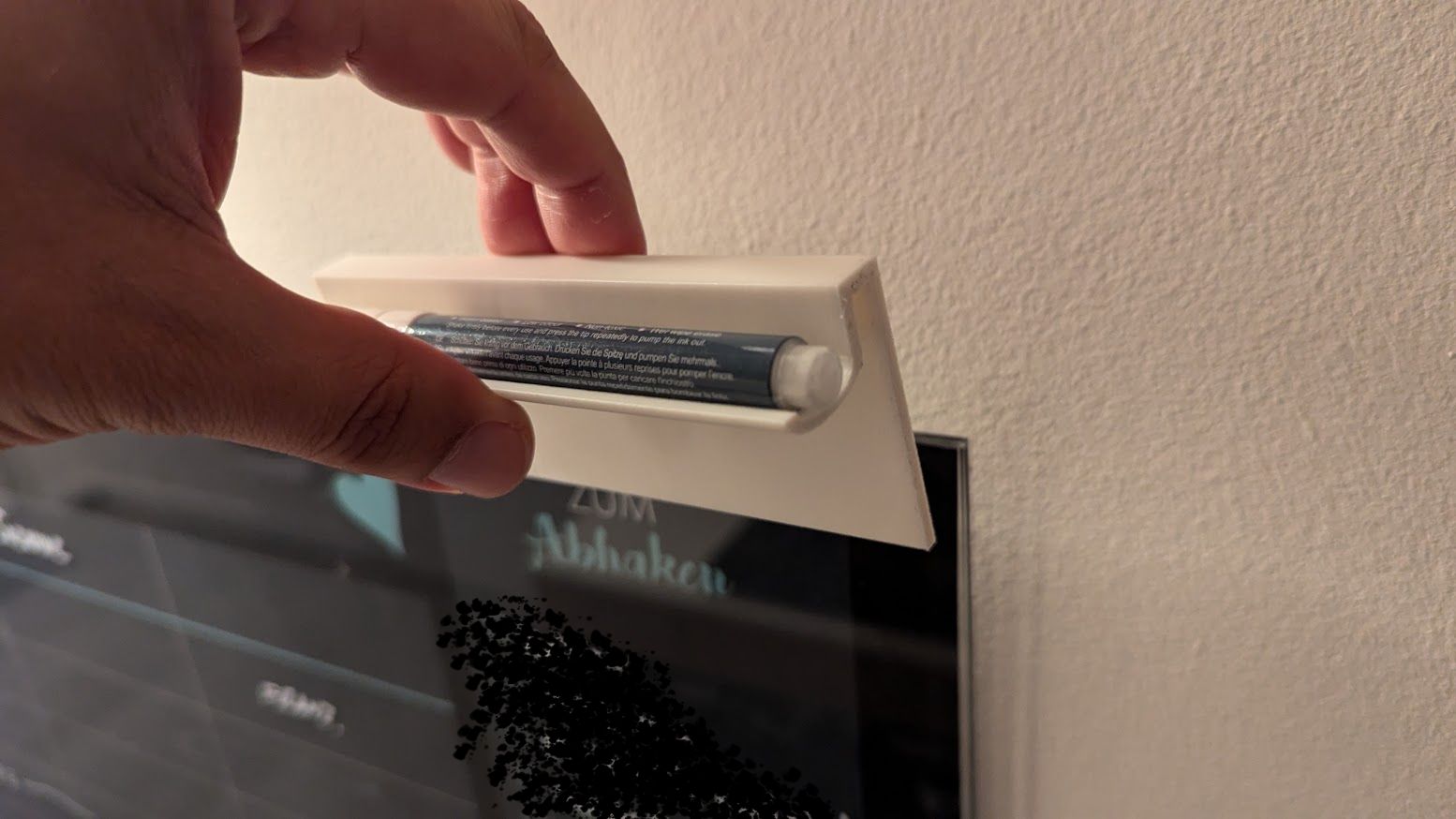Glassboard / Whiteboard Pen Holder