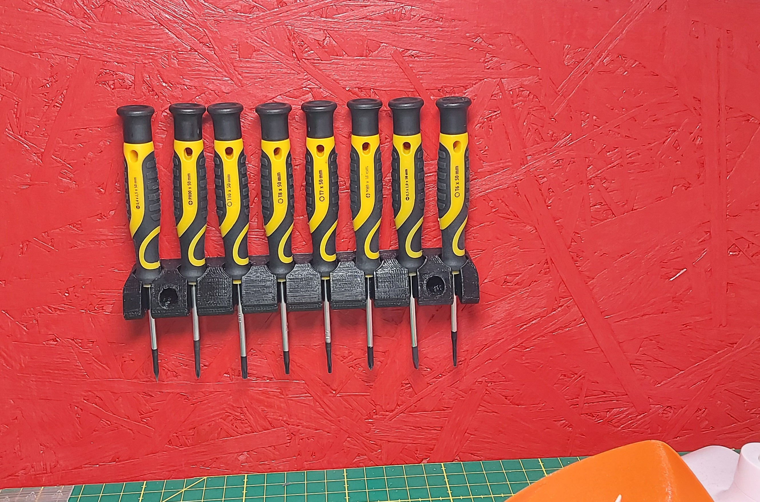 WORKZONE Screwdriver holder for wall mount