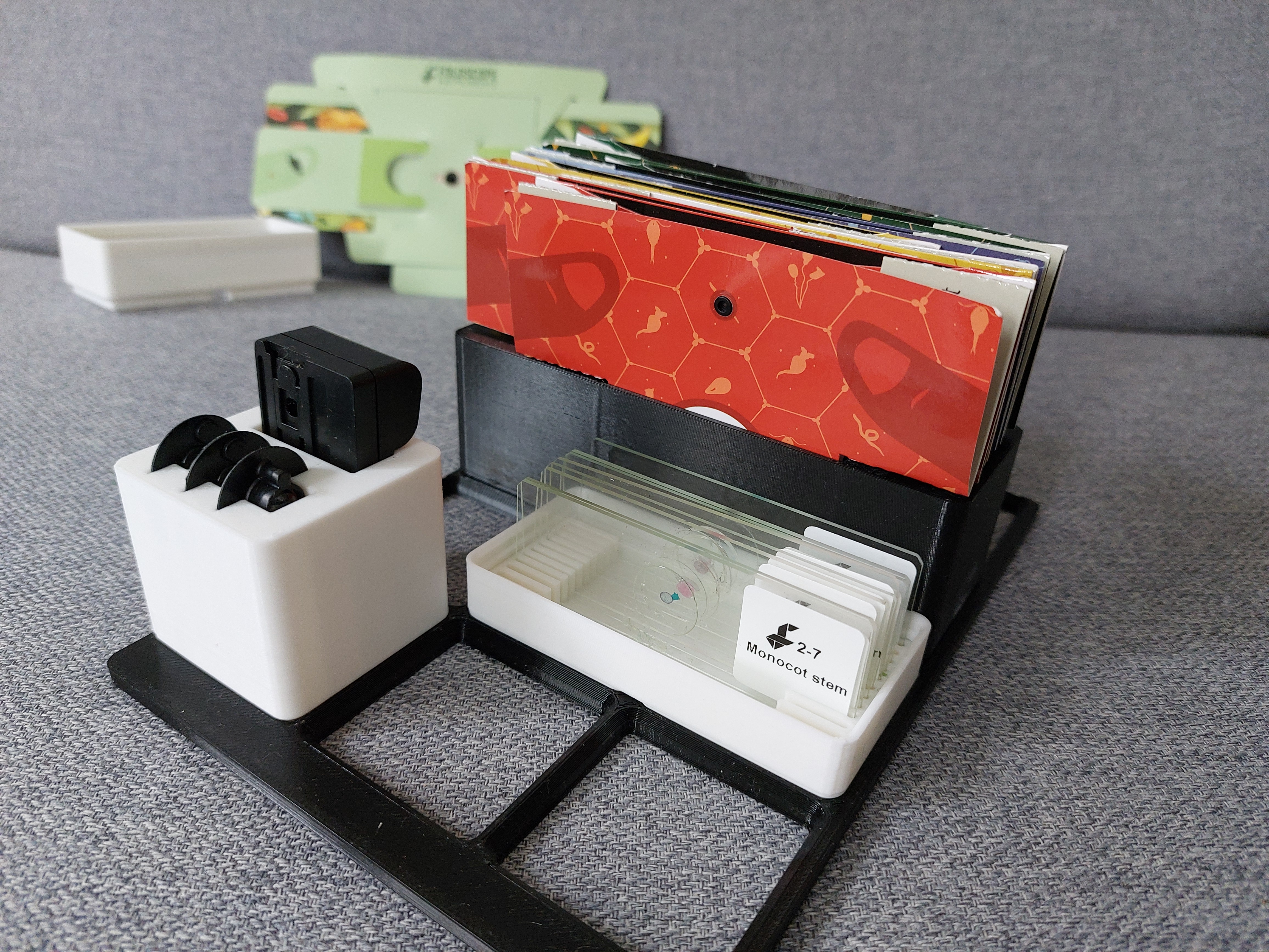 Microscope accesories storage – gridfinity based and at classroom scale