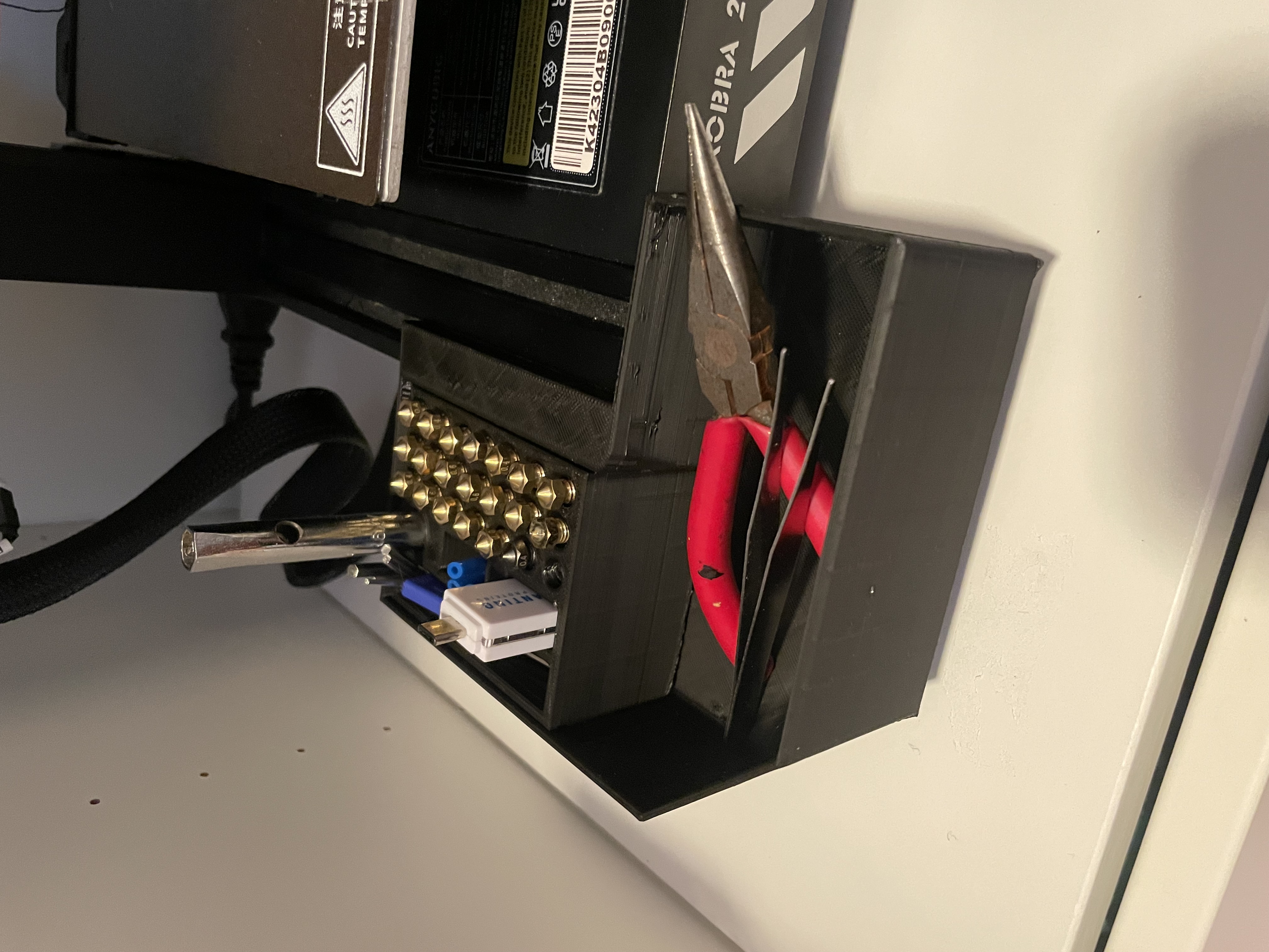 Nozzle and accessory holder for 3D printer by Enrico Turone Download