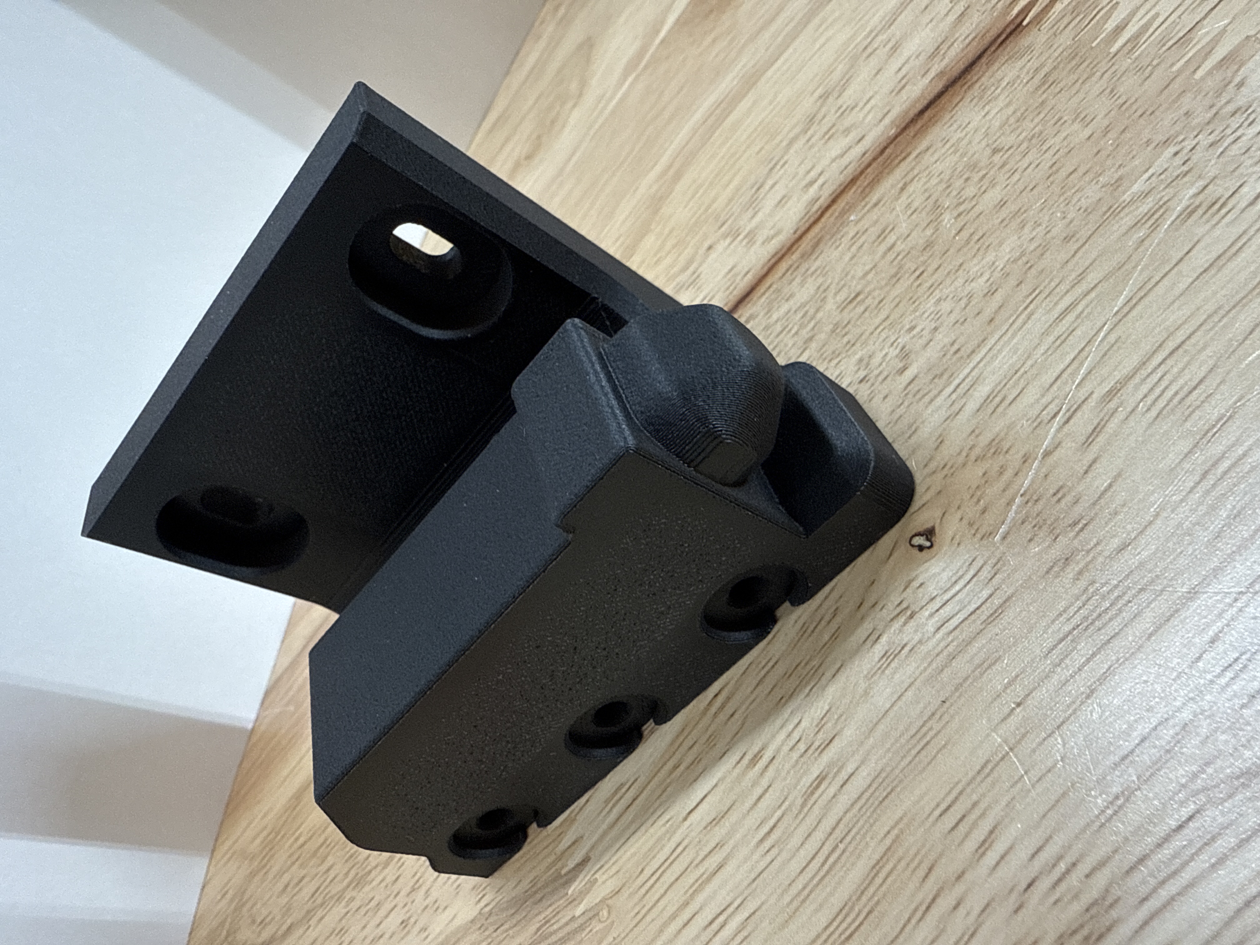 Wall Mount for 590S Mossberg with short shell bumper