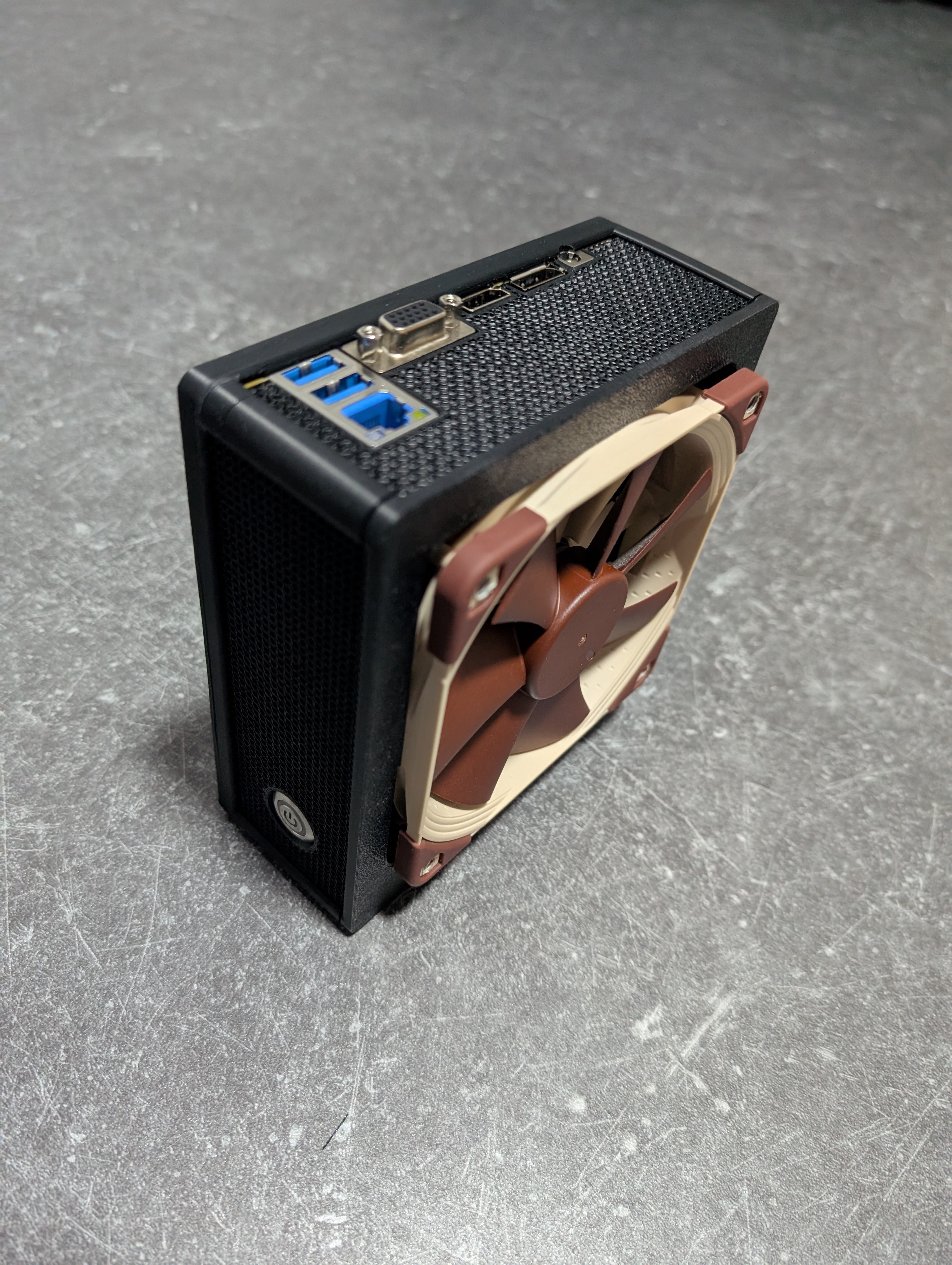 Modified right Side of DeskGo custom case for DeskMini Button Switch with 18mm on the outside