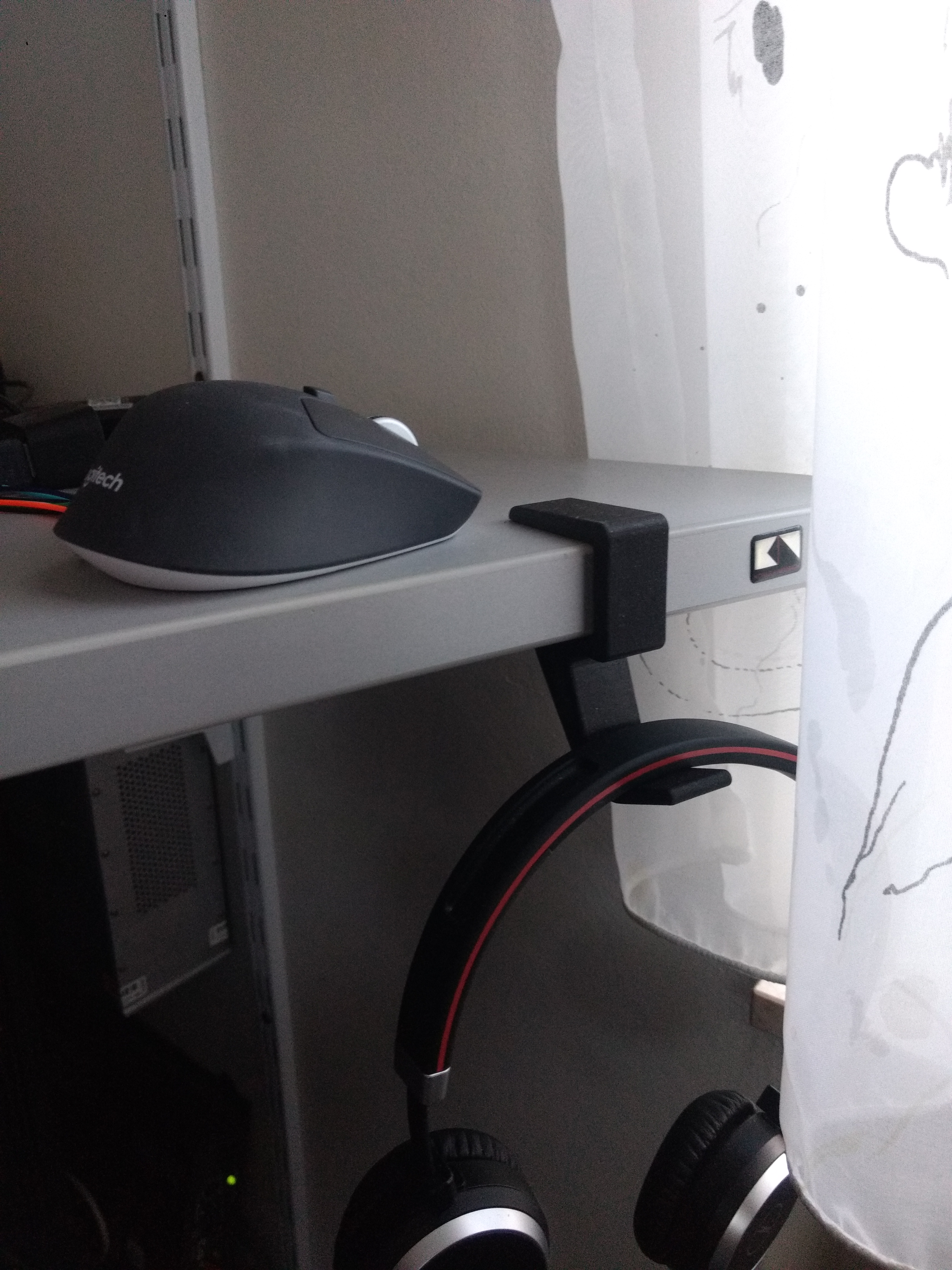 Halter für Kopfhörer (Headphone hook / holder)