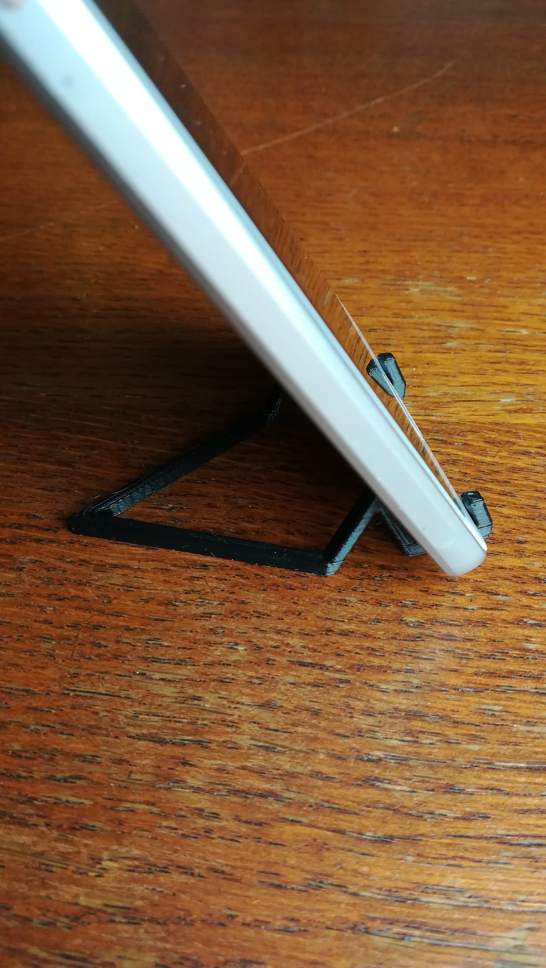 Smartphone Stand in under 15 Minutes