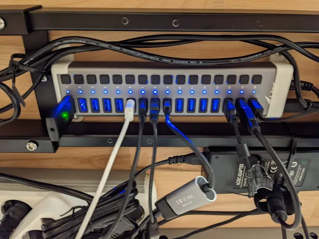 USB Hub wall / Table mount for i-Tec Charging USB hub