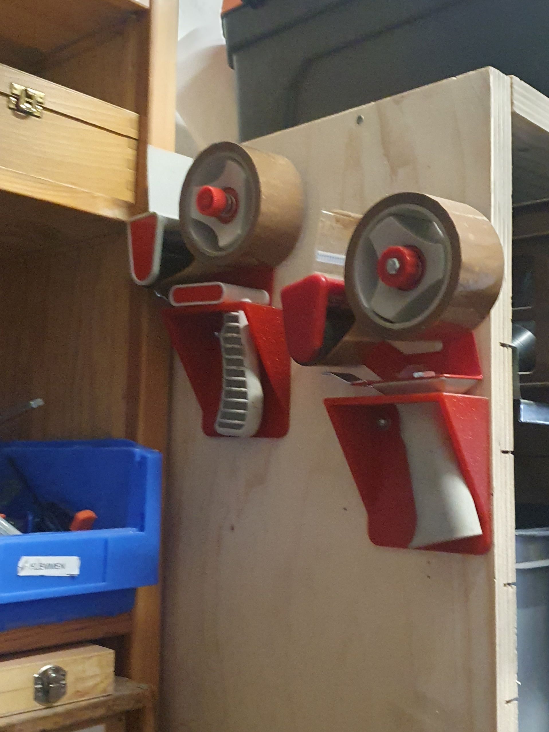 Tape dispenser Holder / Tape Gun Holder by Ole Download free STL