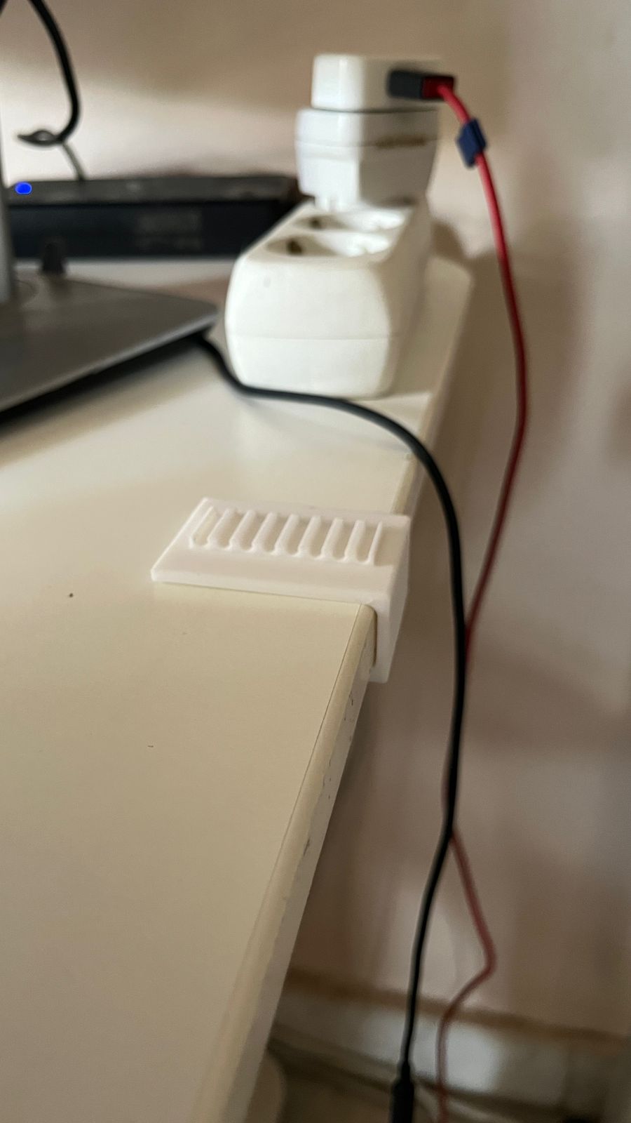 IKEA BEKANT cable manager