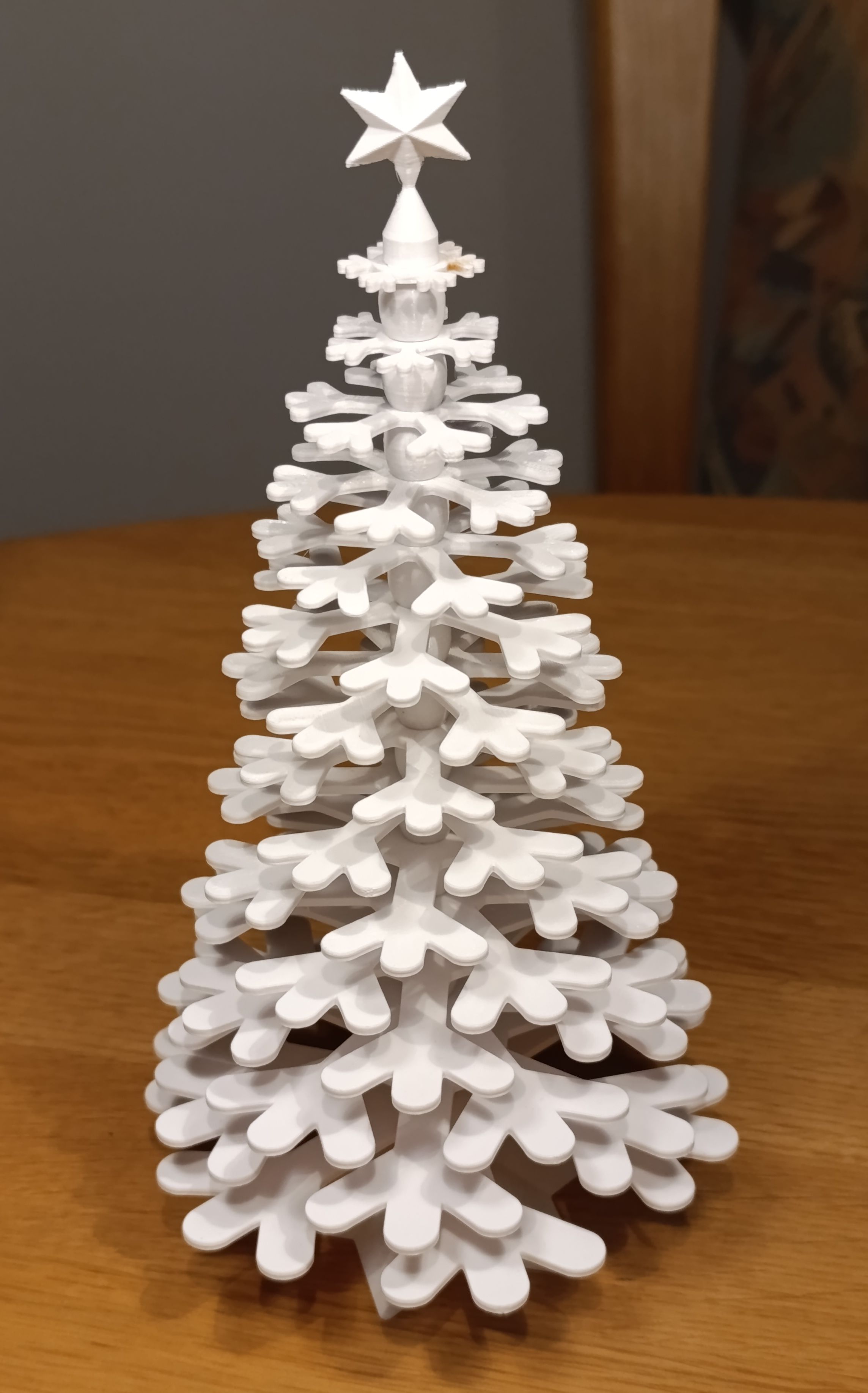 Snowflake Christmas Tree V2 / Schneeflocken-Weihnachtsbaum V2 3D model thumbnail