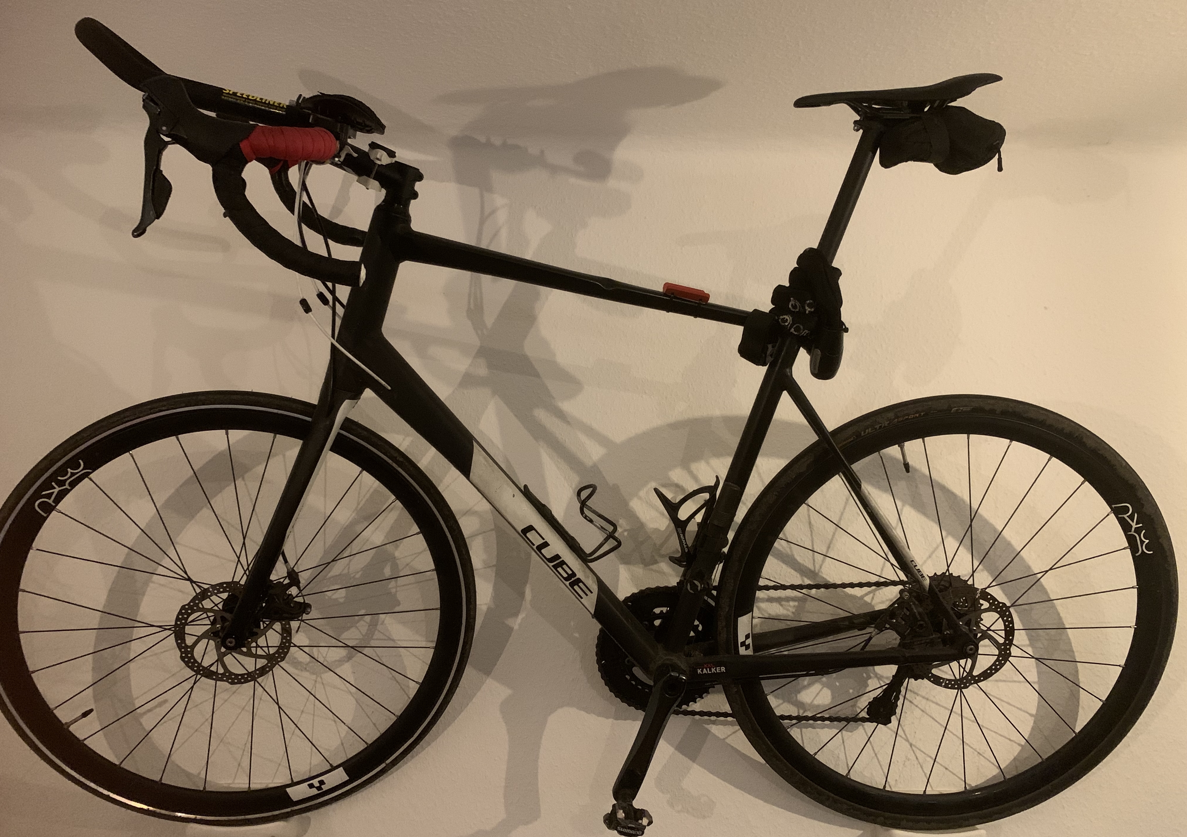 Reinforced super save bike wall mount with diffrent tyre carrier sizes