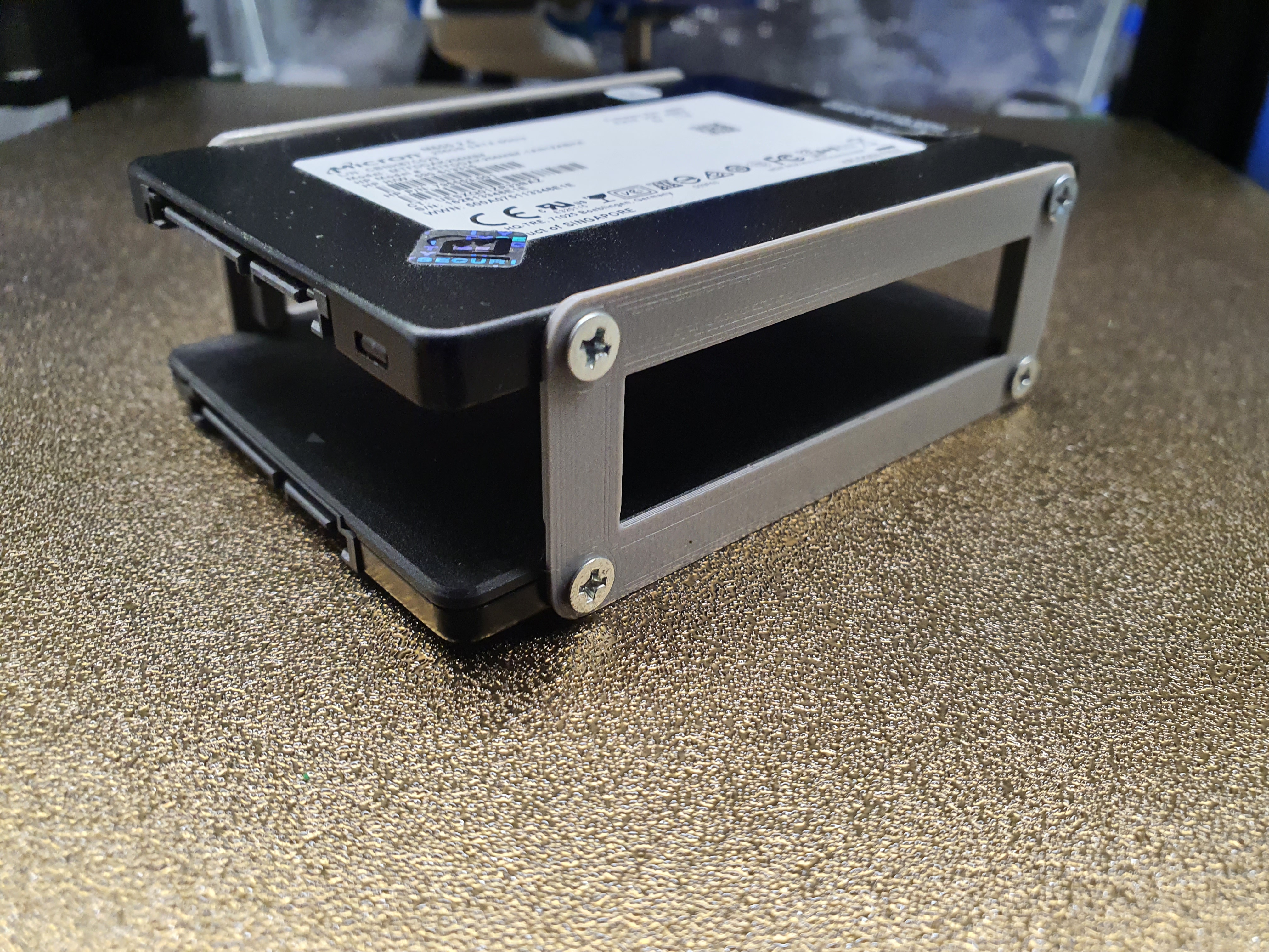 SSD 2.5 x 2 bracket