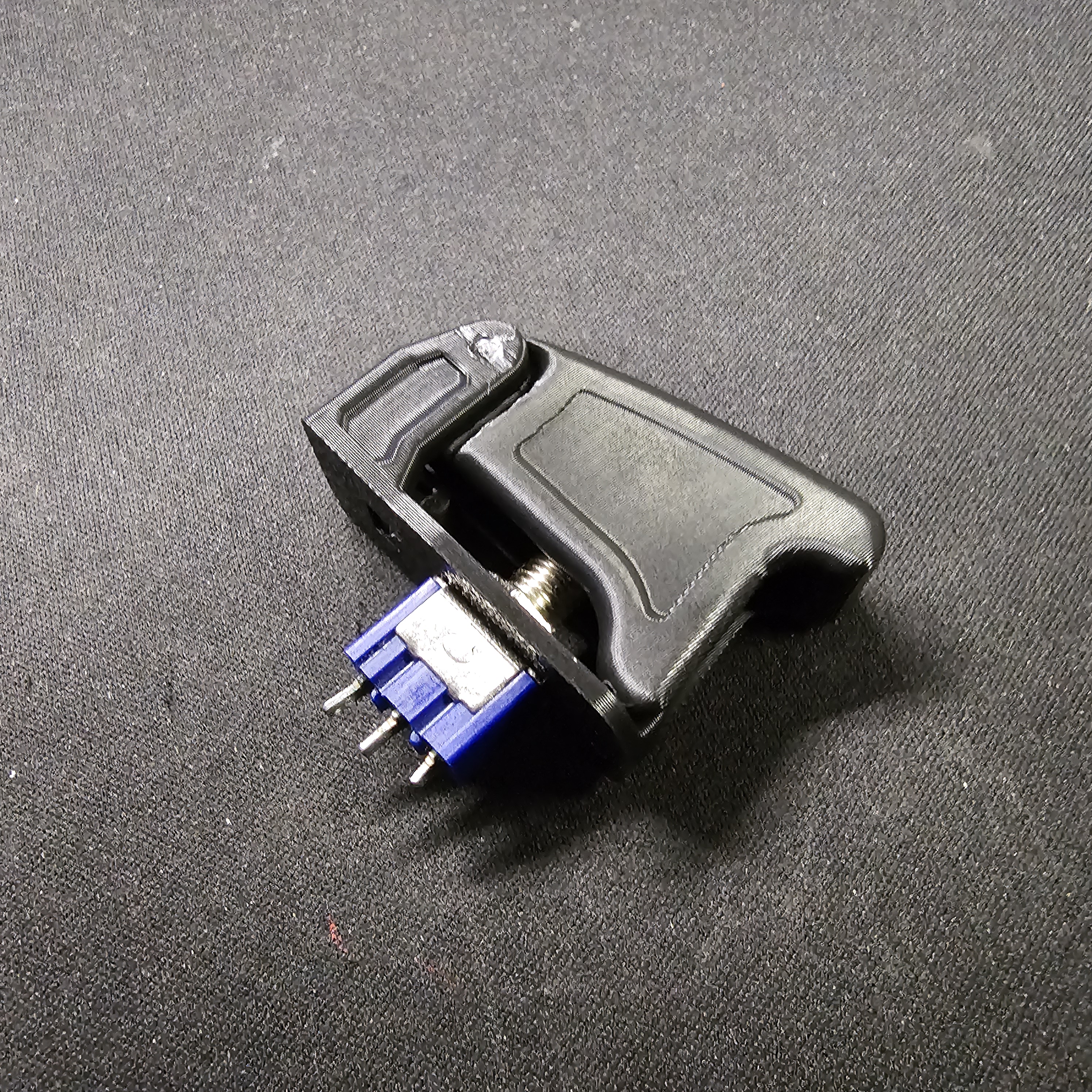 Miniatura 2 do modelo 3D Smaller Toggle Switch Cover - Diameter 6
