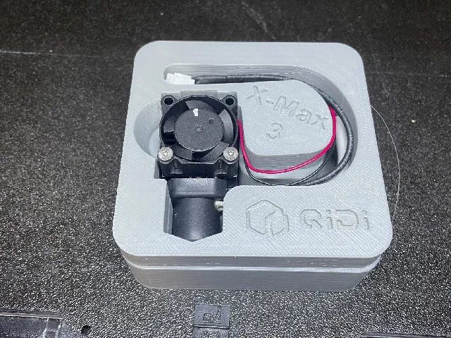 Remixed "Box for Qidi X-Max 3 Hotend"