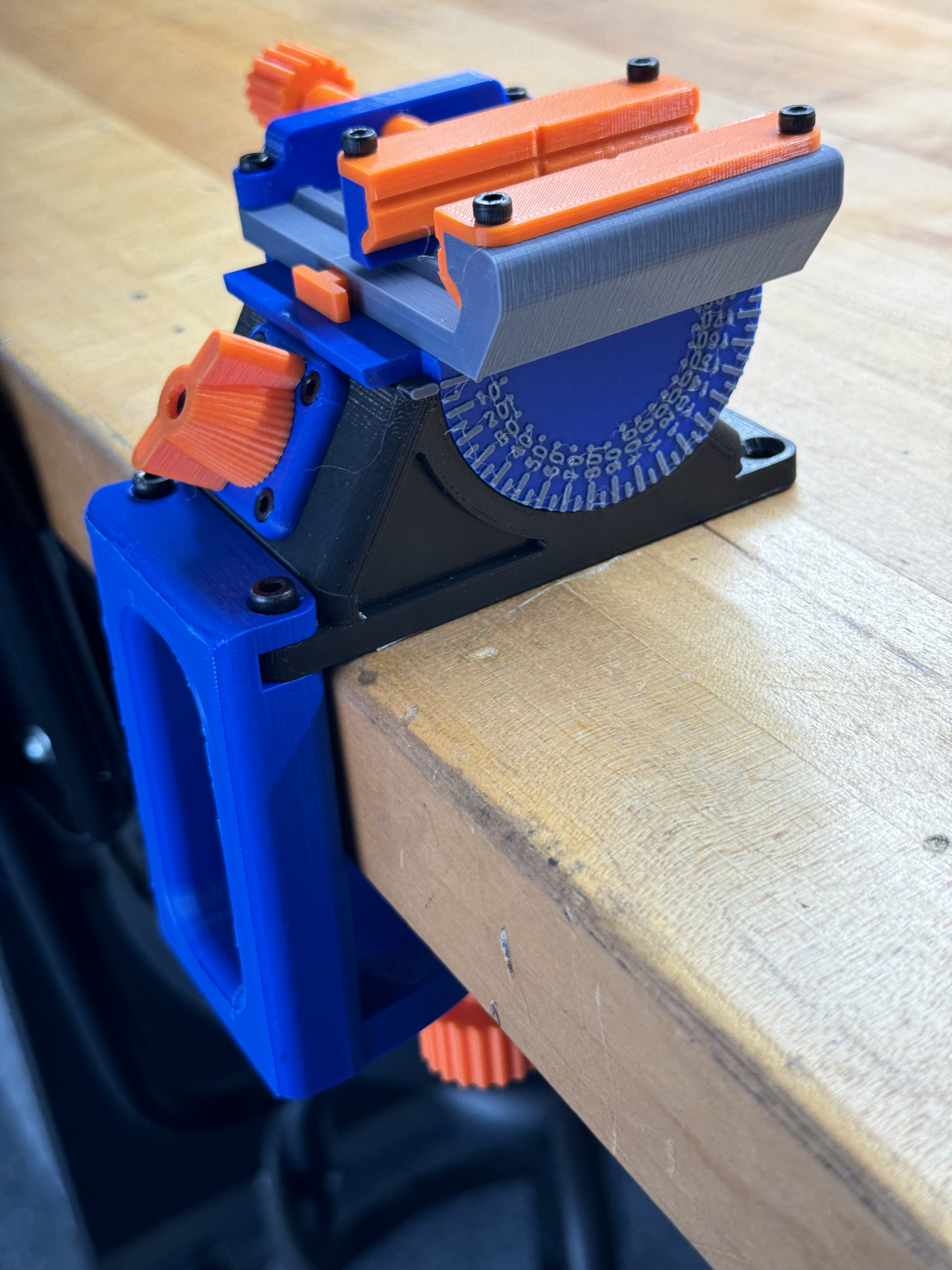 Modified To Work With Cap Head Screws 3D model thumbnail