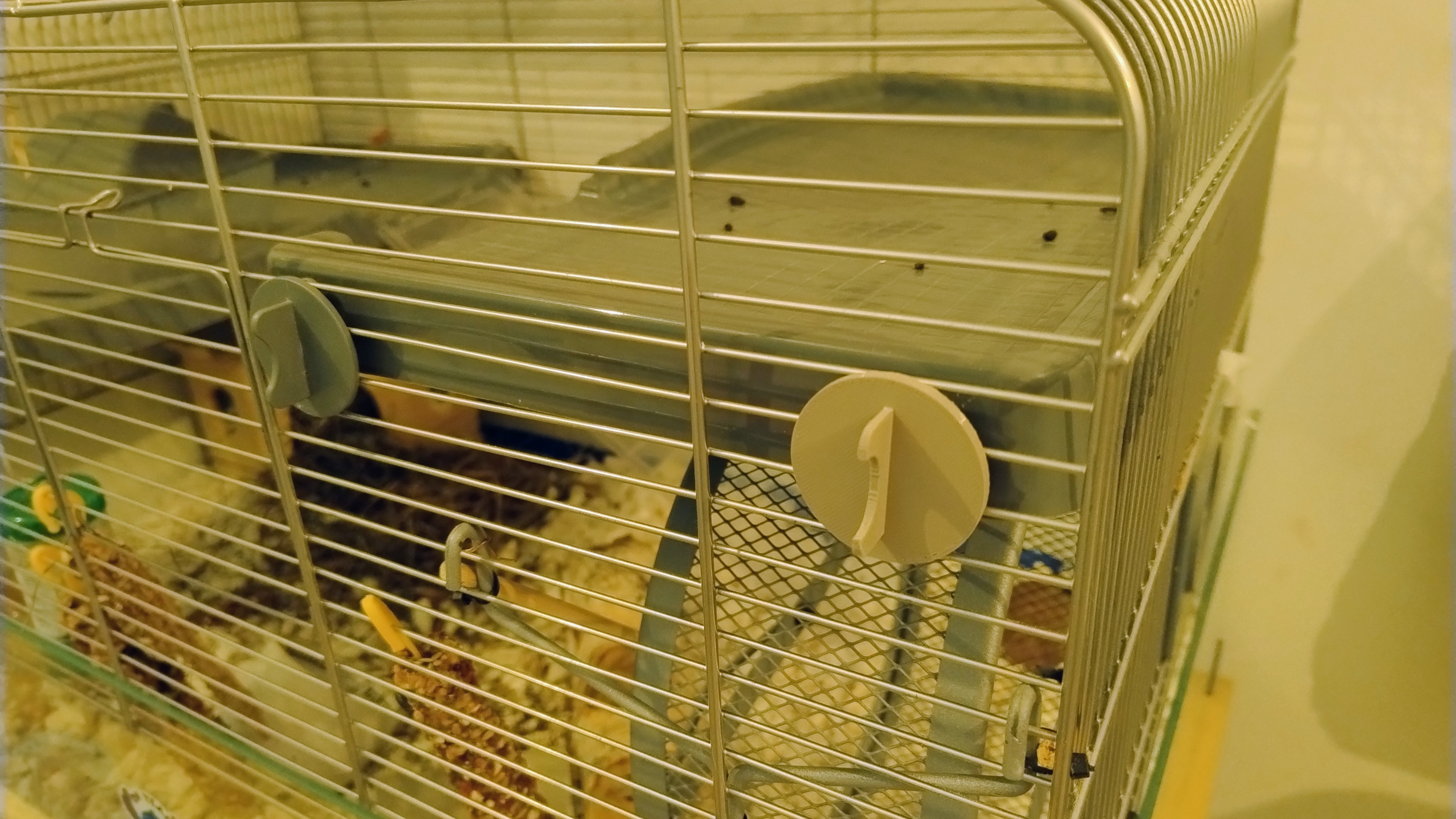 Rodent cage fixing, shelf mounting. Uchwyt półek do klatek dla gryzoni.