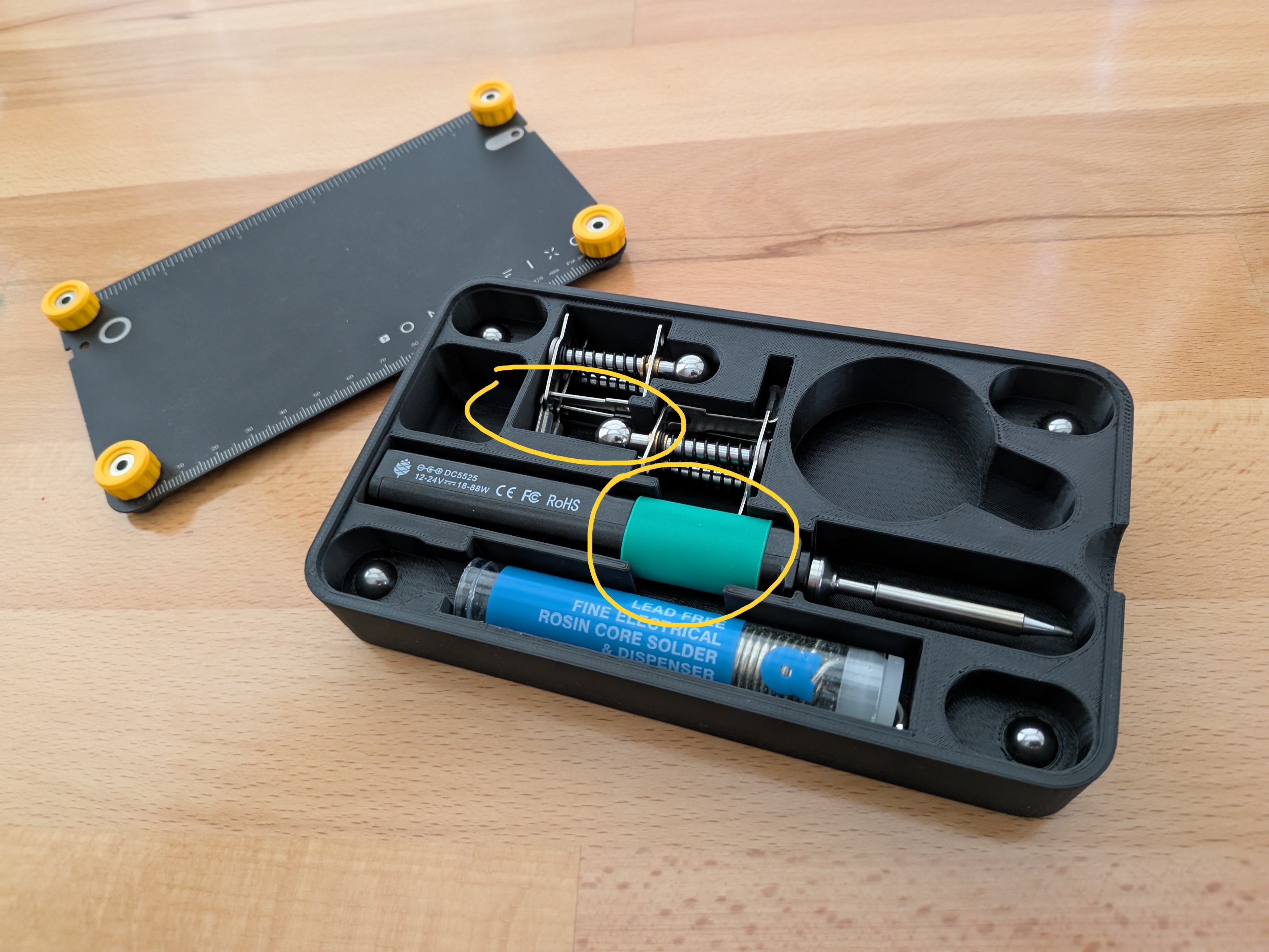 Ergo Remix of the Ultimate Omnifixo Pinecil Travel Case