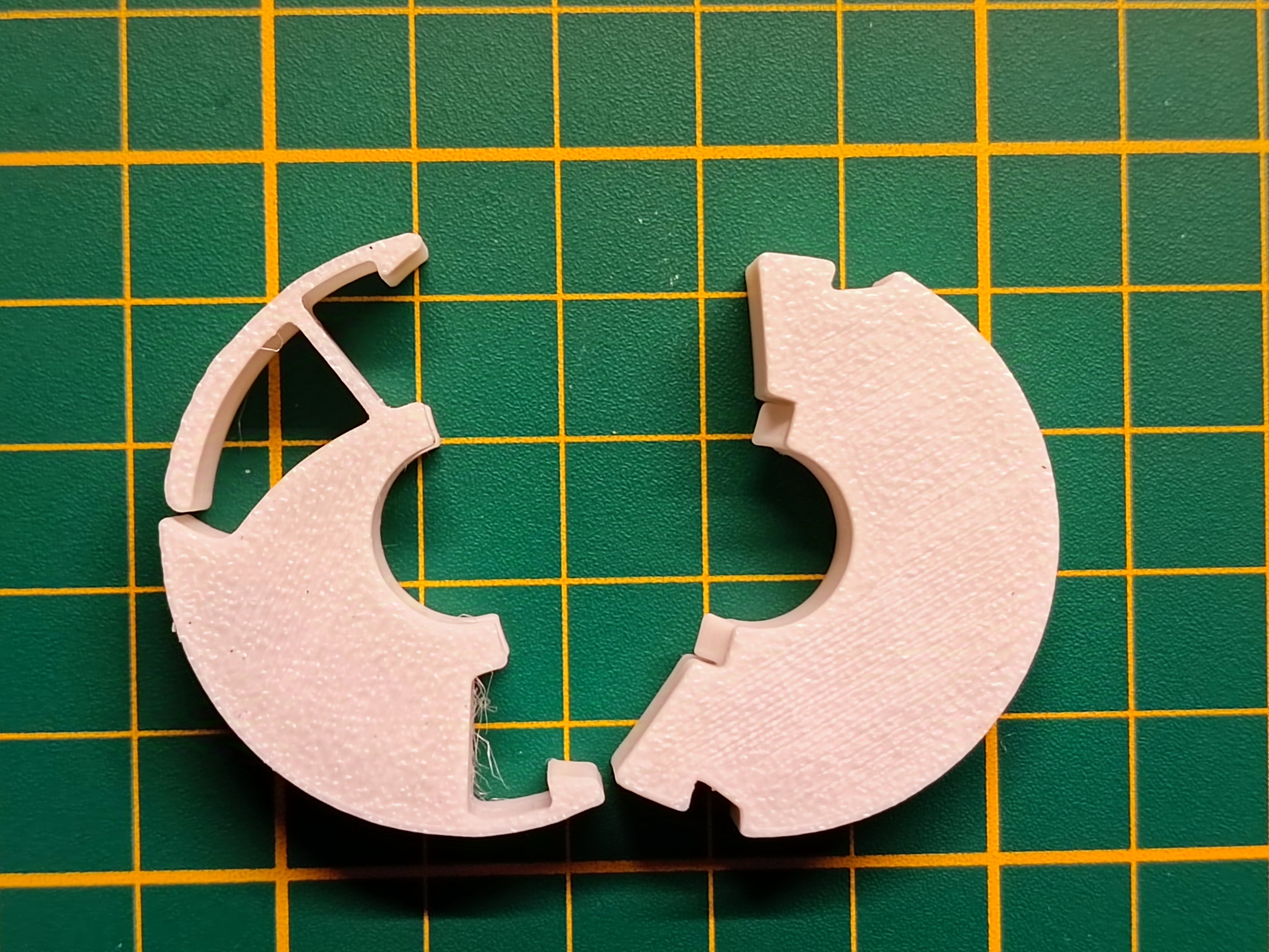 TOILET PAPER ROLL LOCK by Hacki Lab Download free STL model