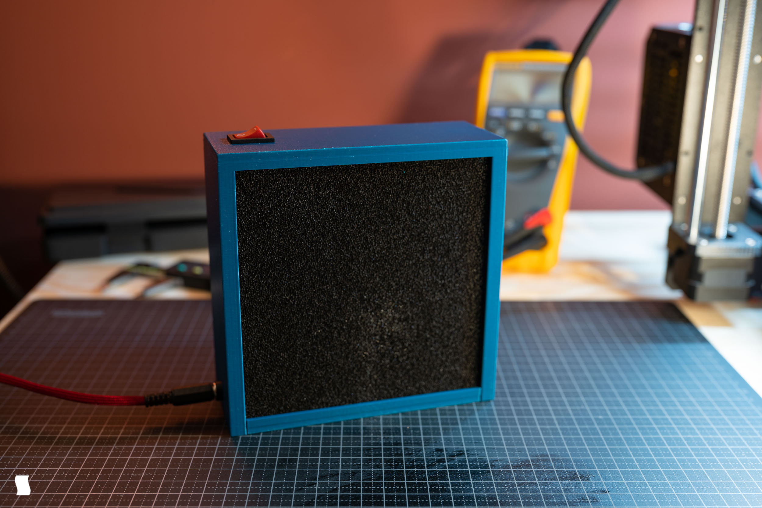 Minimalistic Solder Fume Extractor by Pathduck Download free STL