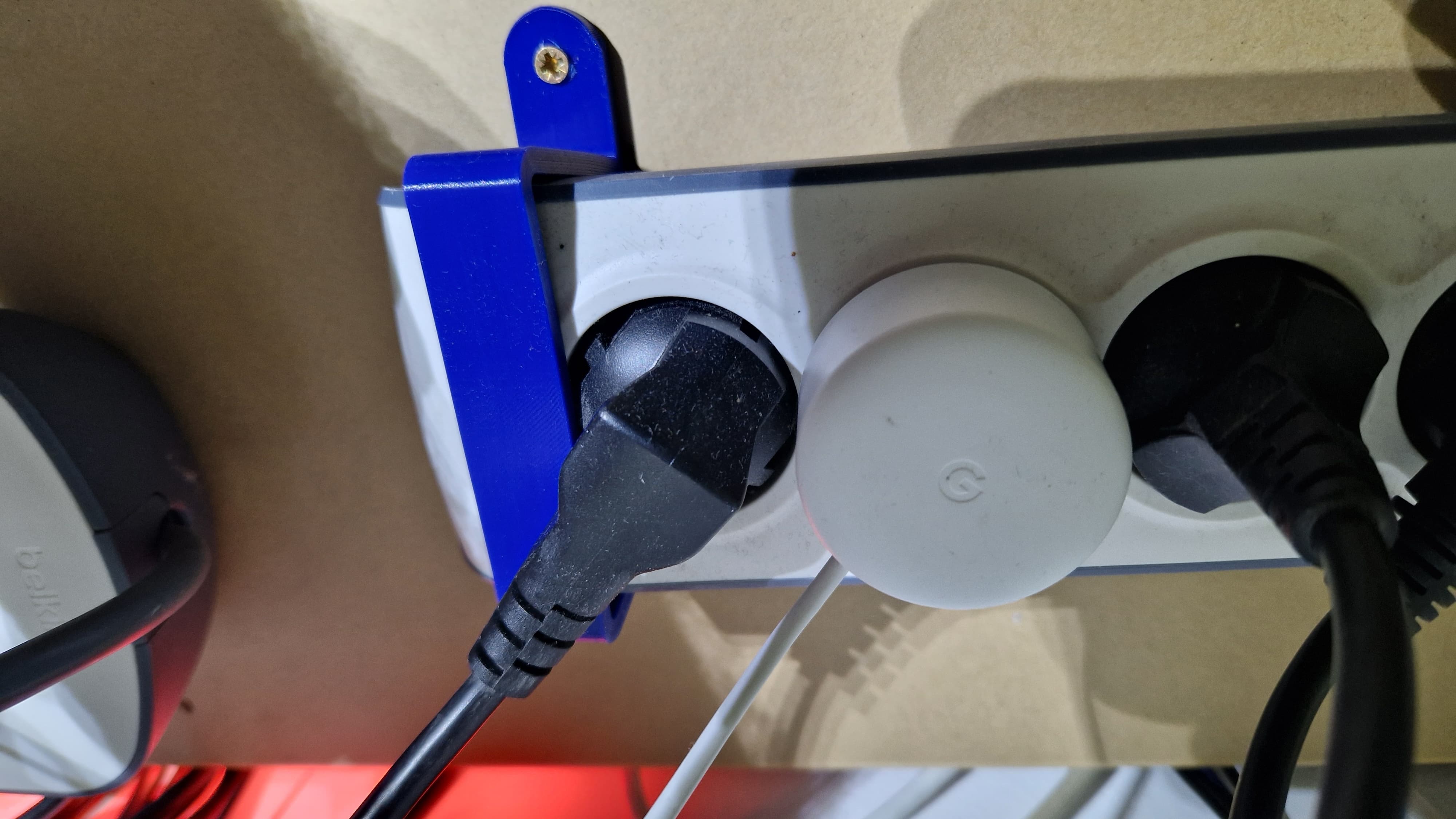 Belkin SurgeStrip holder (single row)