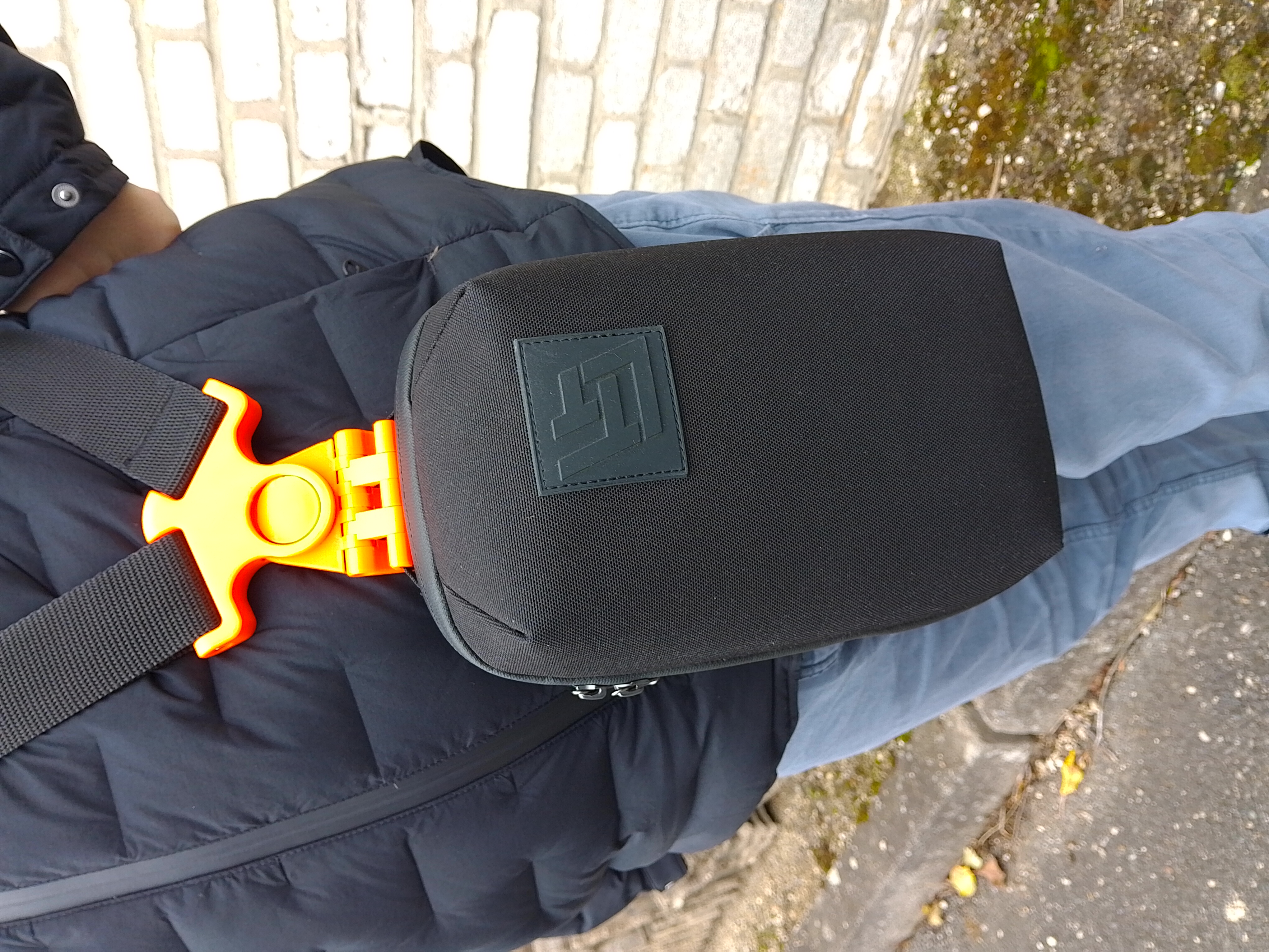 LTT Tech Sack DIY over the shoulder strap buckle (and hang on fingers buckle)