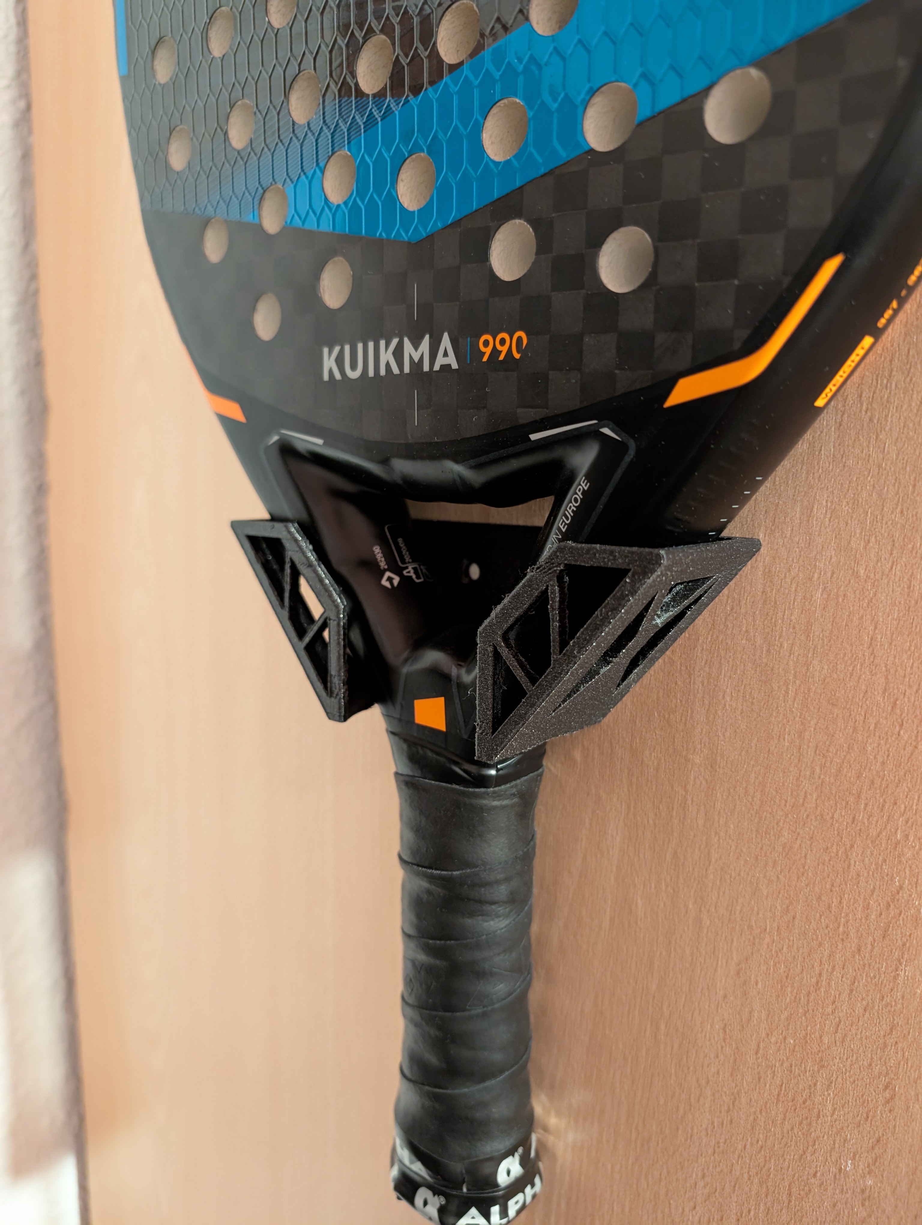 Padel racket wall mount