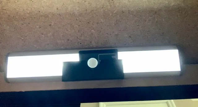 In-Cabinet Wireless Light Mount