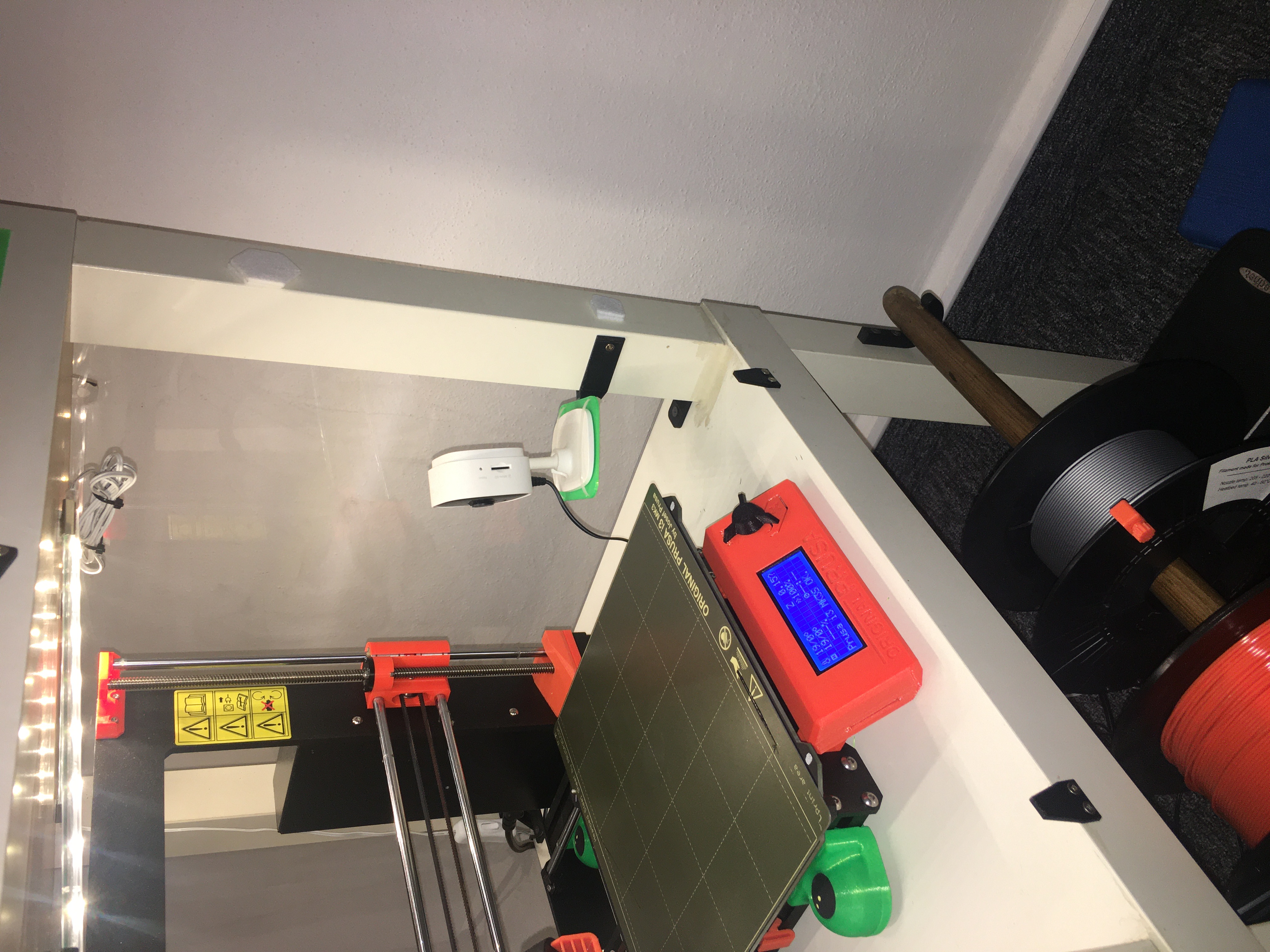 Rohový držák kamery tapo do krytu tiskárny/ Tapo camera corner holder for printer cover