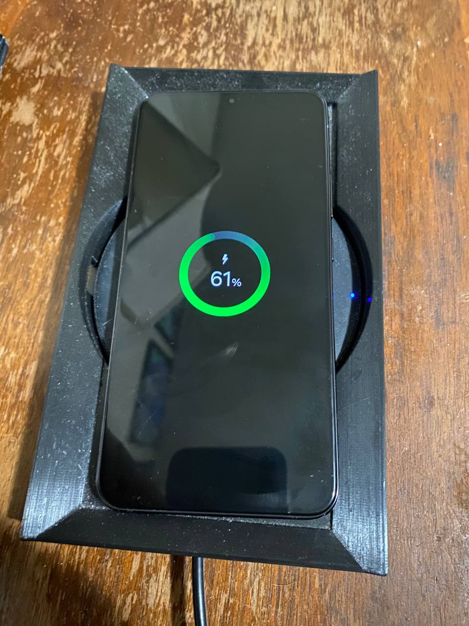 Wireless charging cradle for S22+