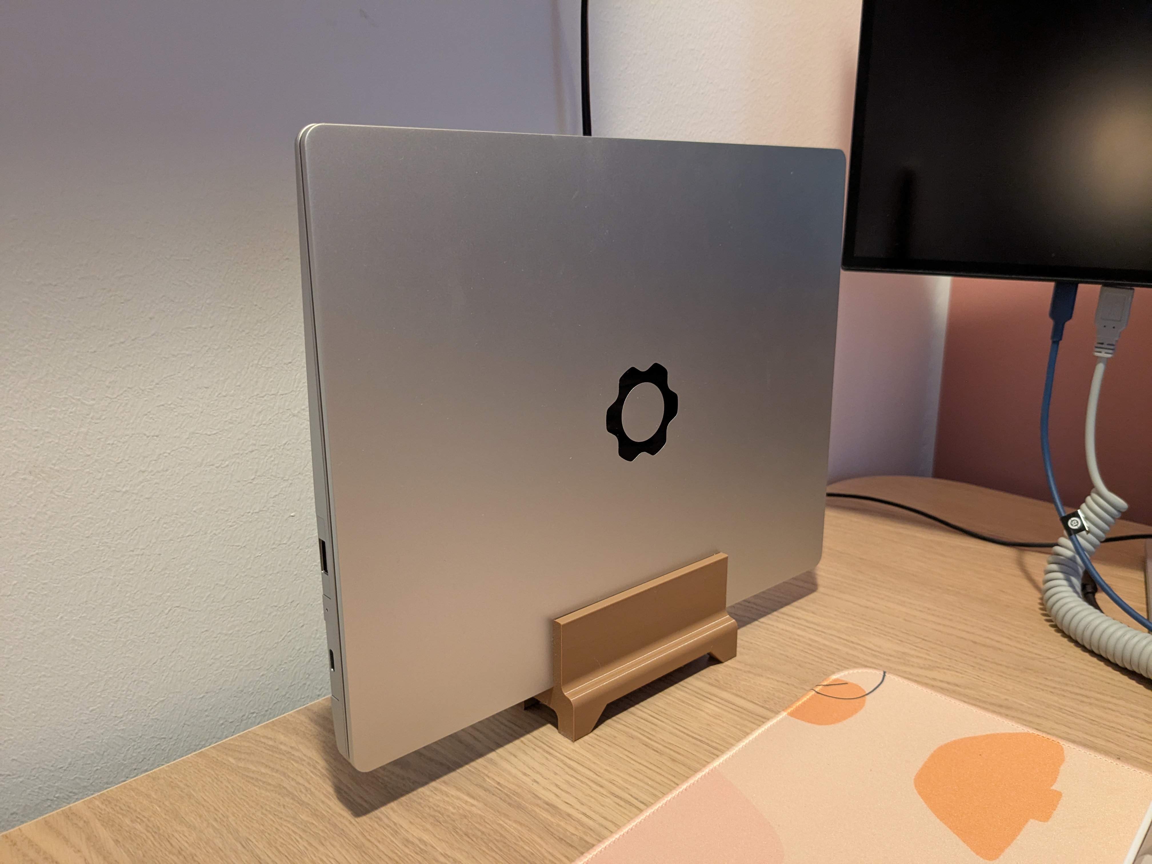 Framework 13 laptop stand