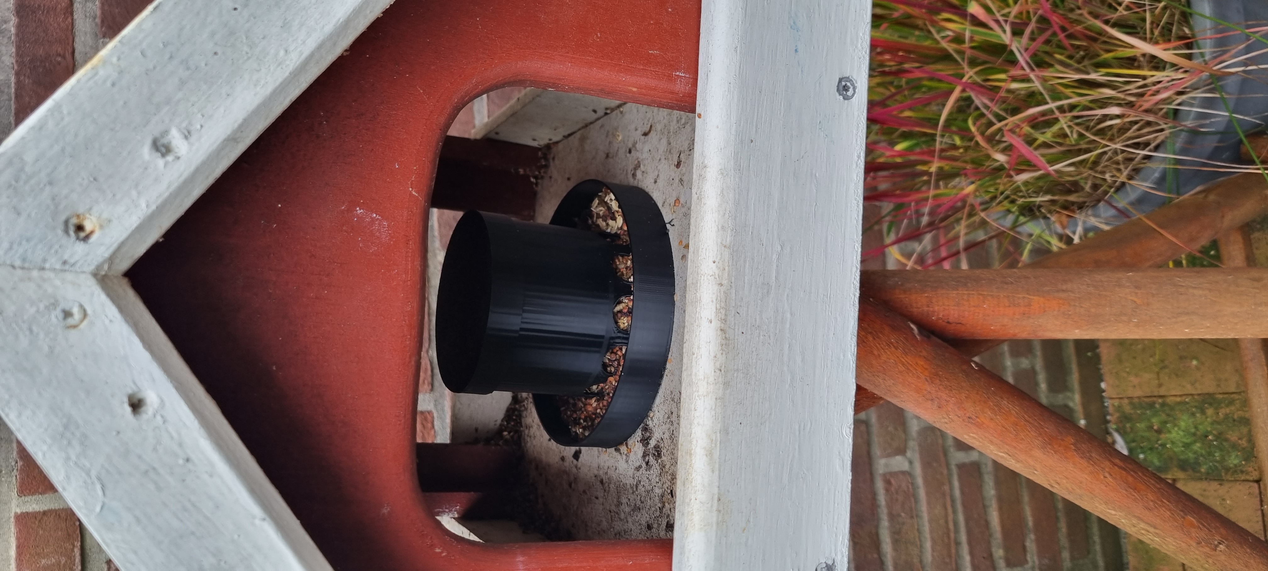 Birdfeeder / Vogelfutterspender — thumbnail 2