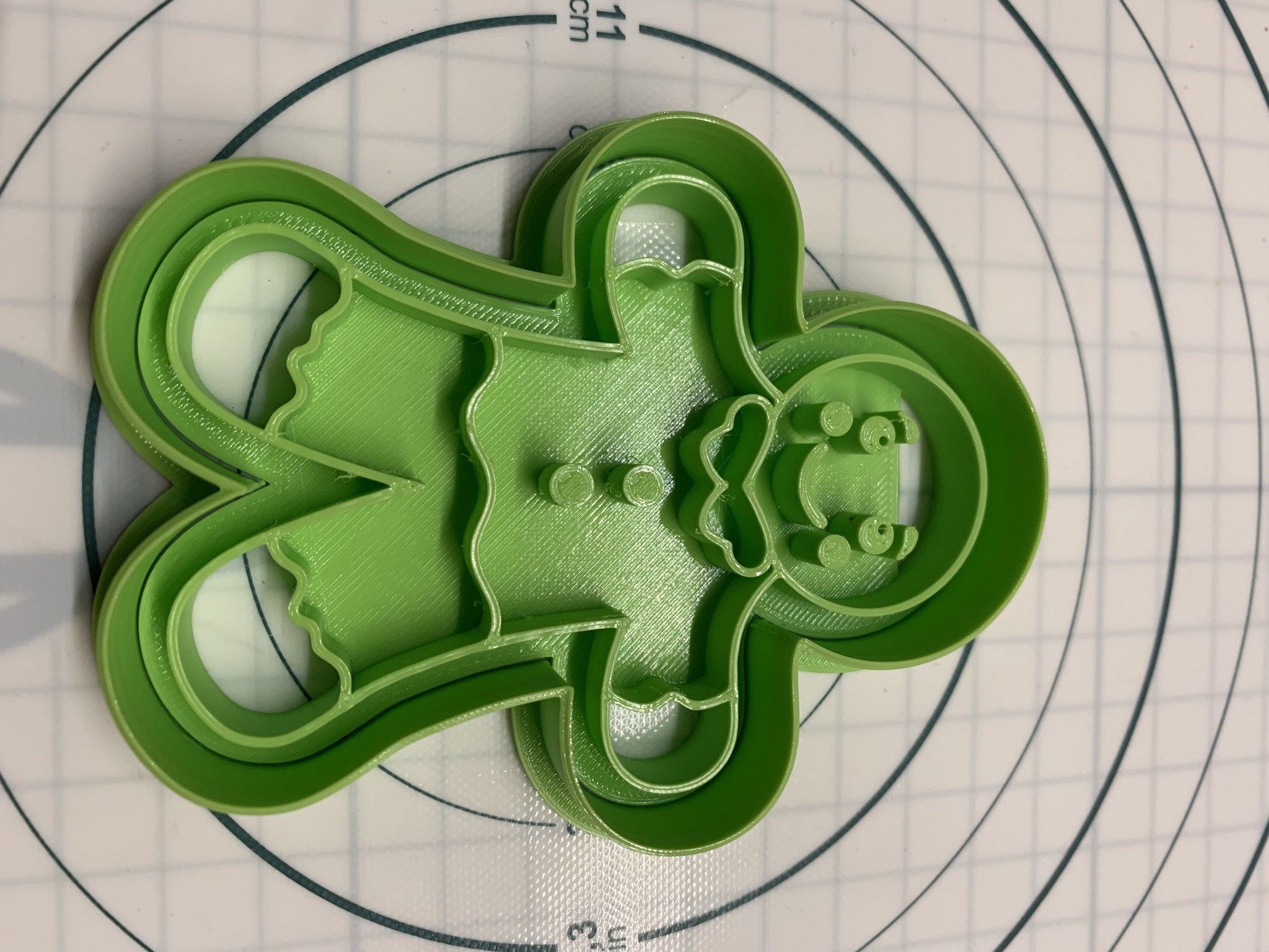 Miniatura 2 do modelo 3D Gingerbread man 2 cookie cutter