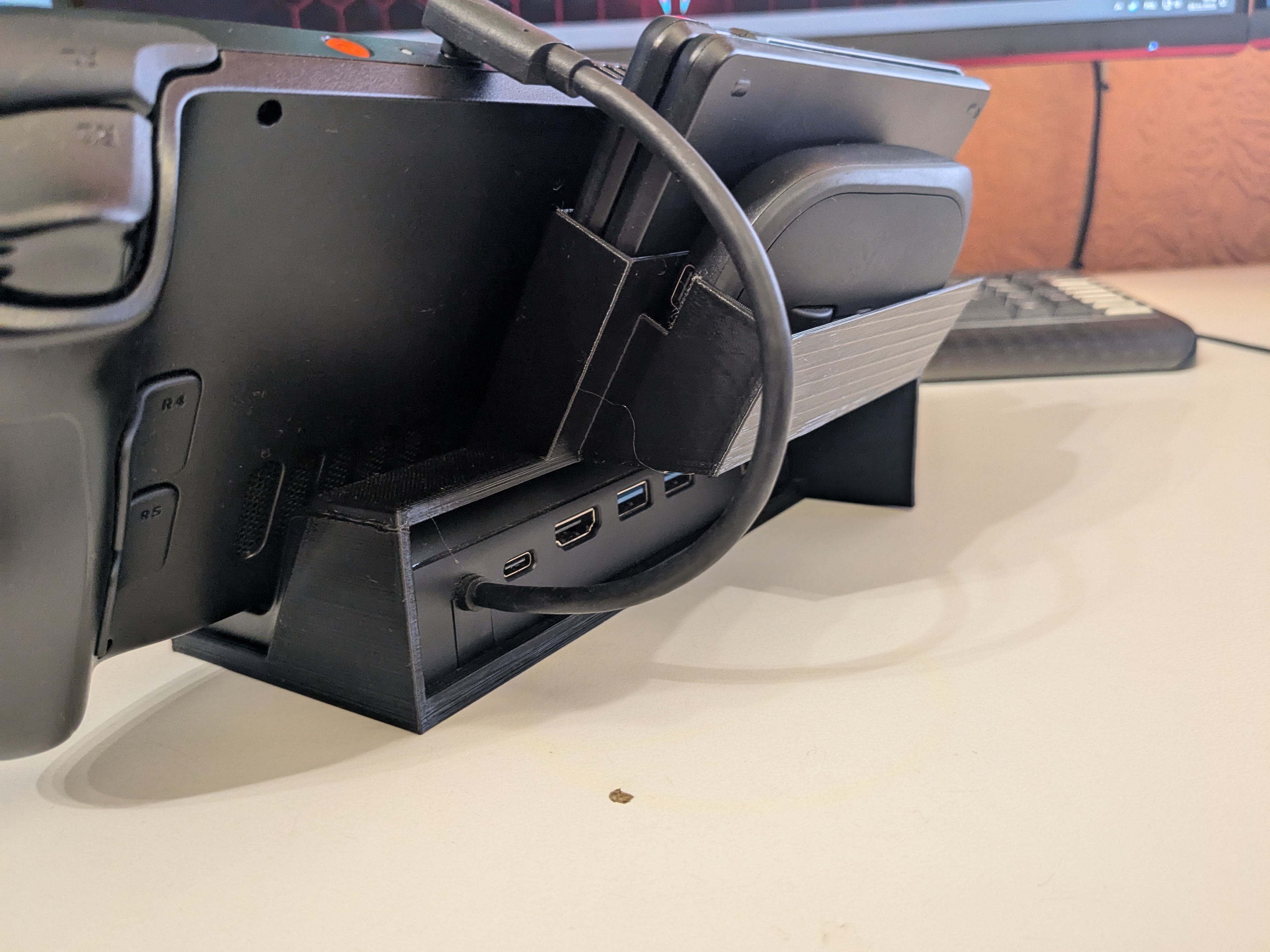 Steam Deck base for dock + keyboard + mouse