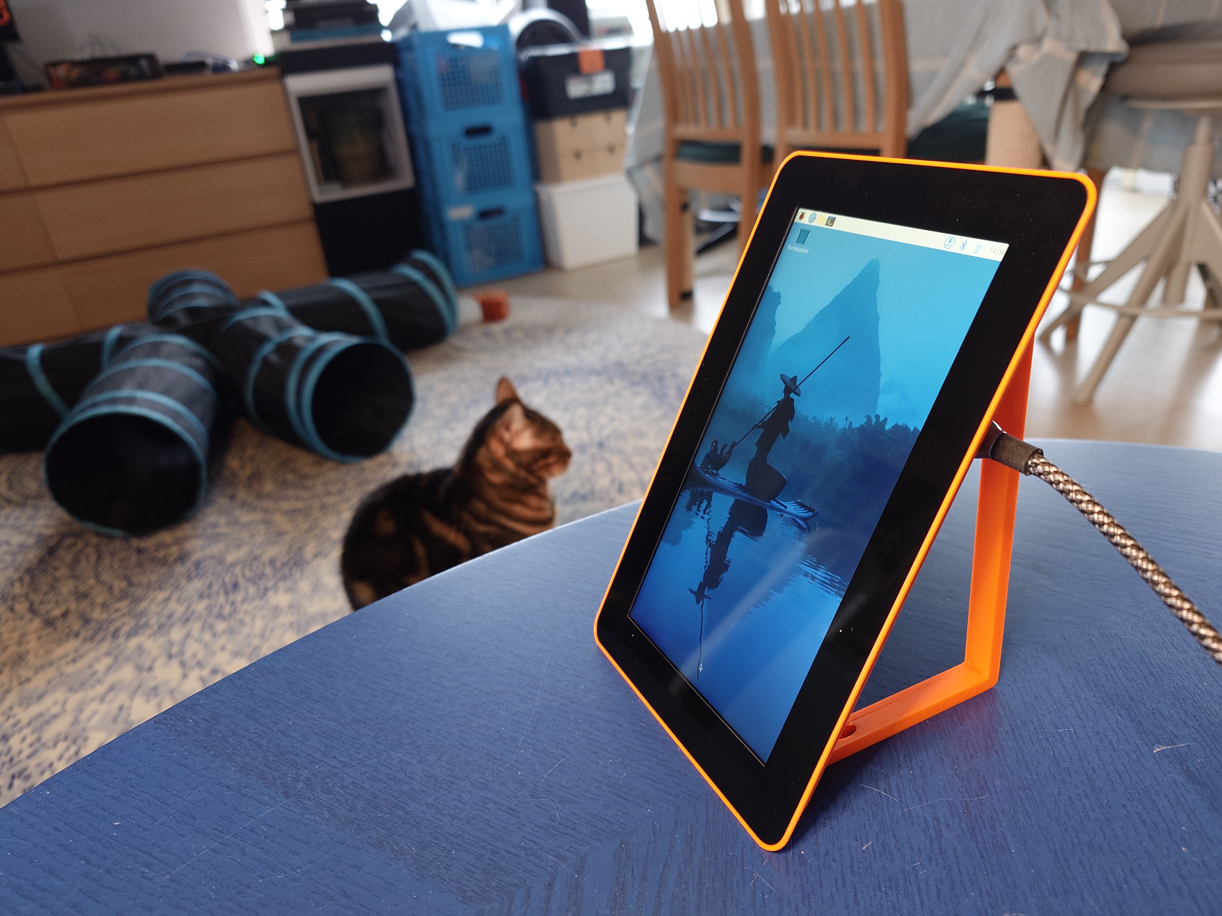 Raspberry Pi Touch Display 2 simple frame and stand