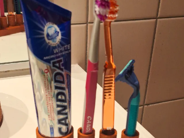 Design Toothbrush holder
