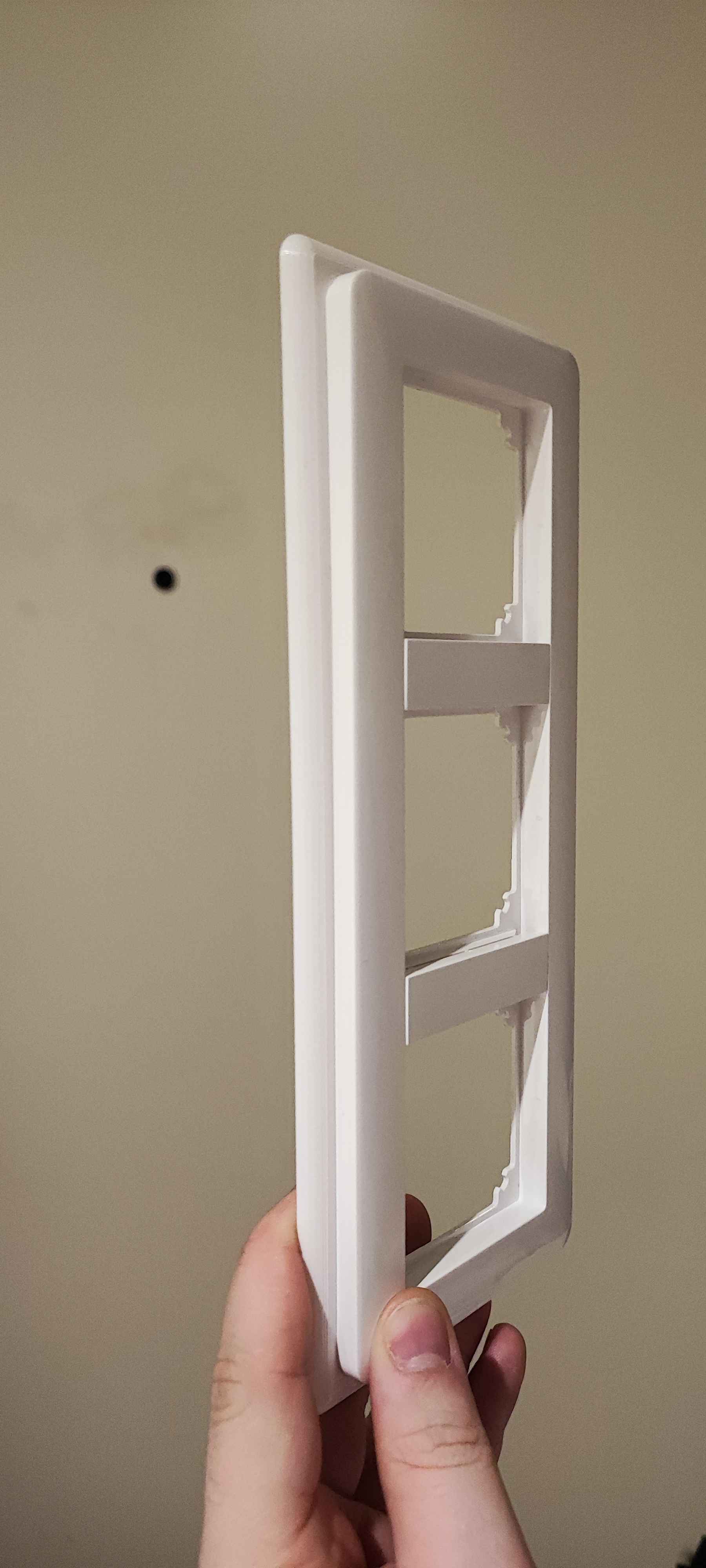 Miniatura 2 do modelo 3D Schneider Light Switch Frame