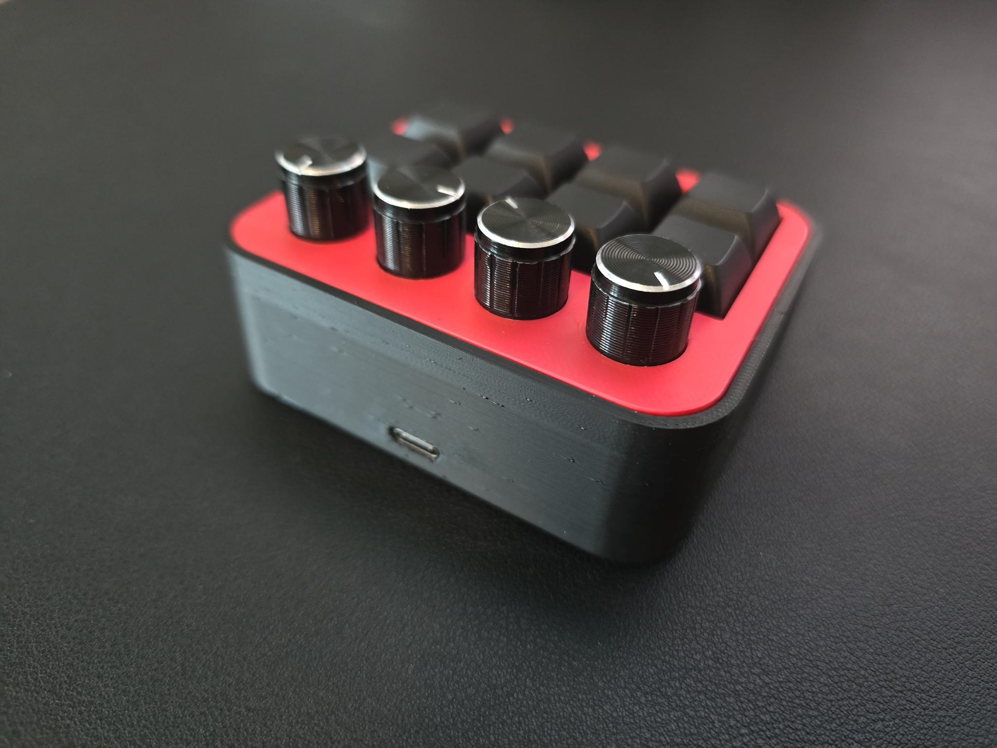 Miniatura 2 do modelo 3D Audio Controller