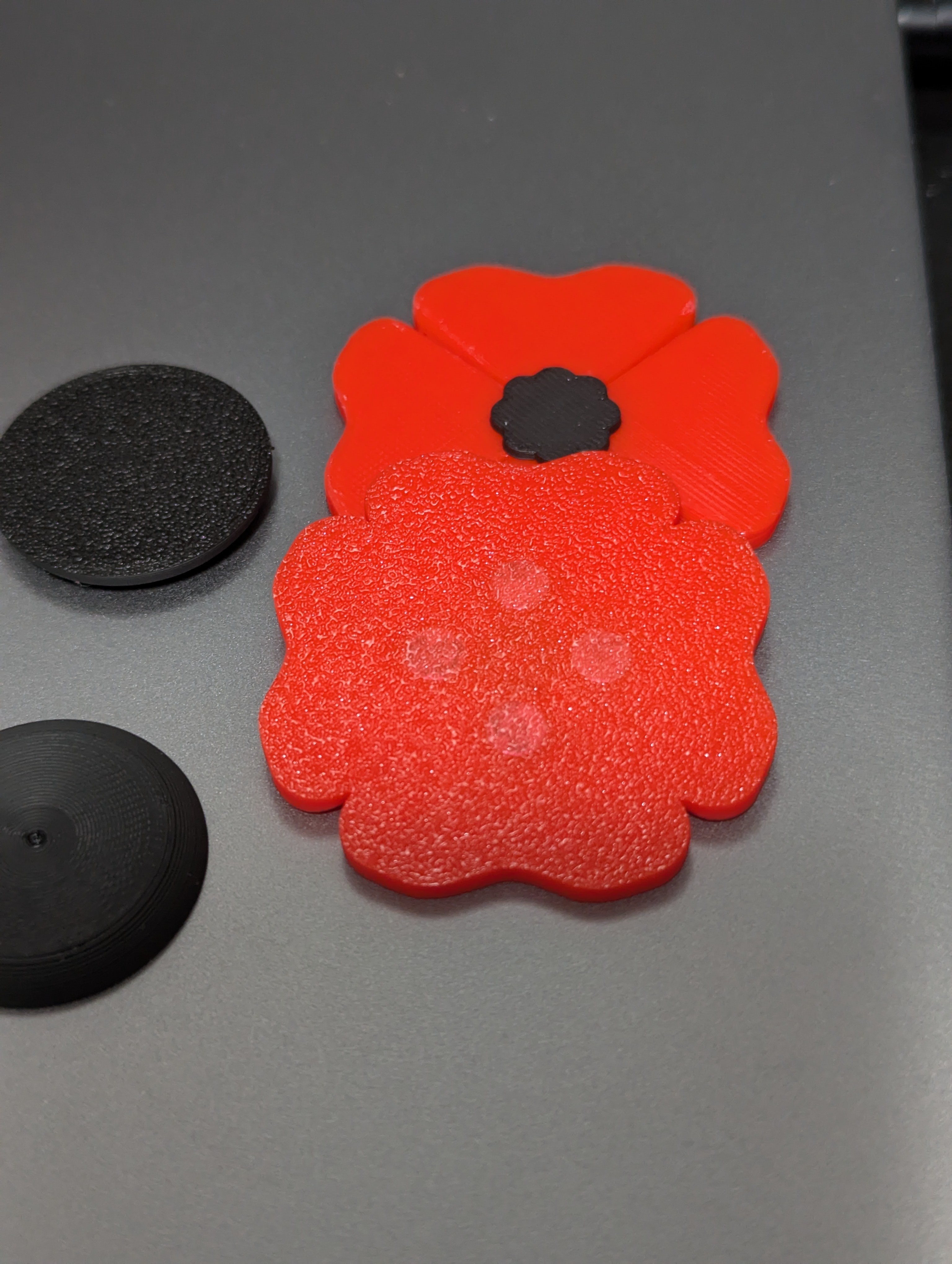Magnetic Remembrance Poppy — thumbnail 2