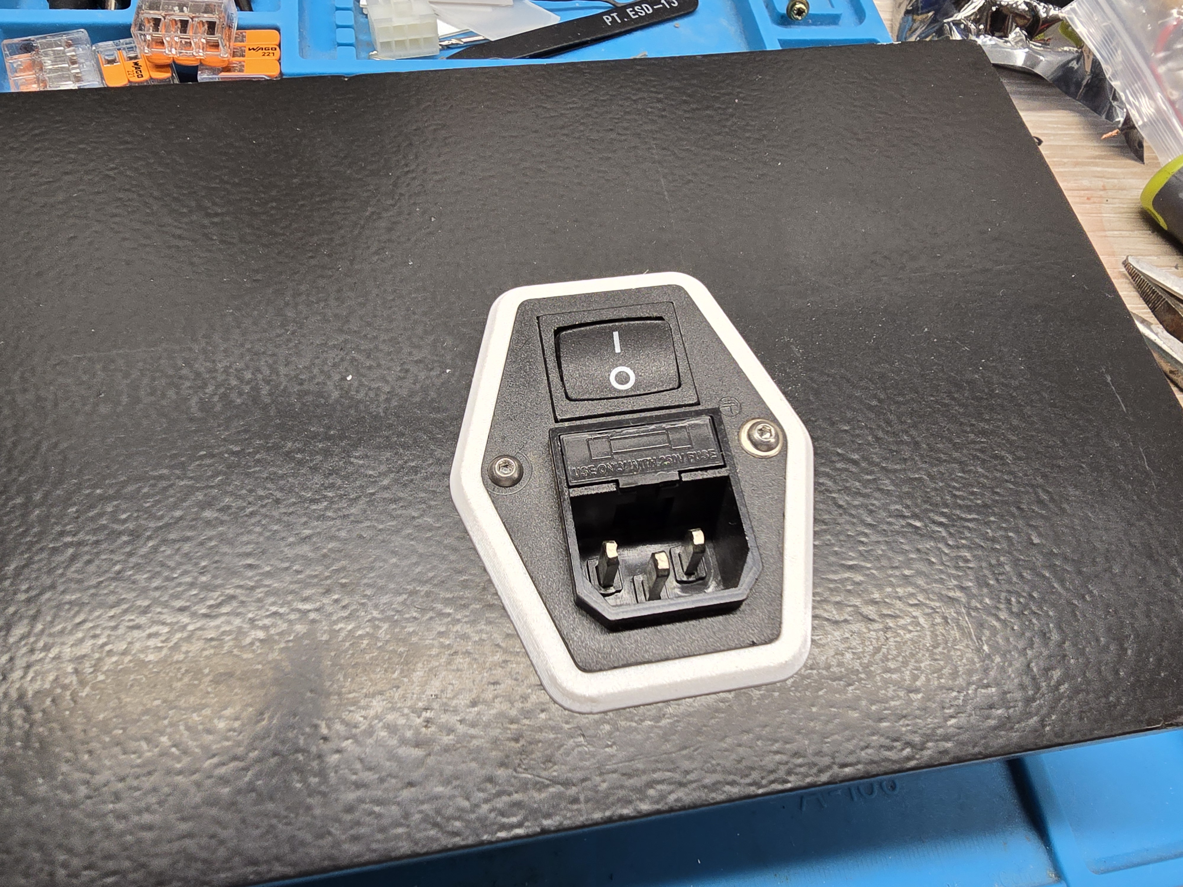 Input module with EMI filter holder - Arcade Machine — miniatura 5