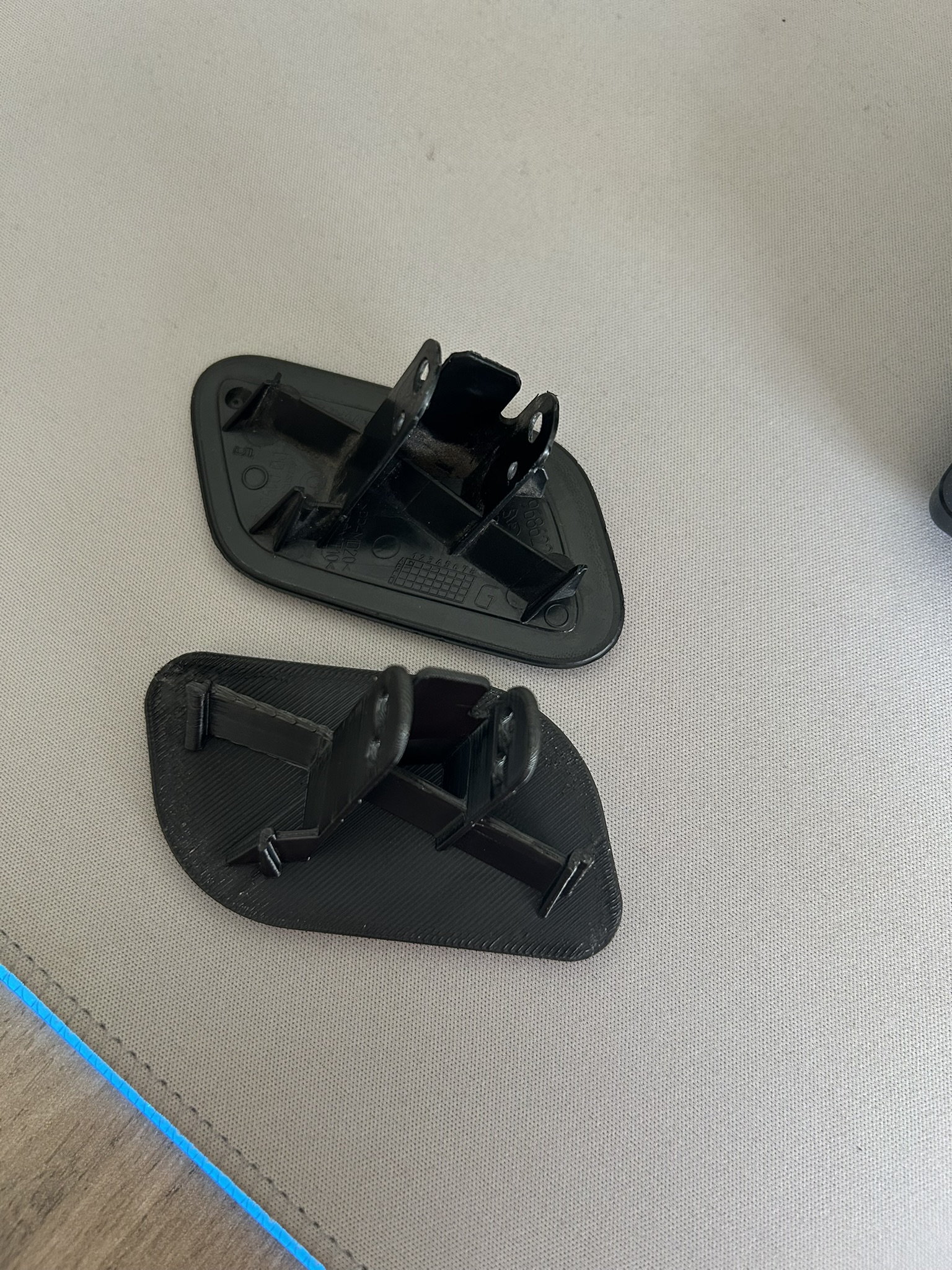 Peugeot 5008 headlight washer cover