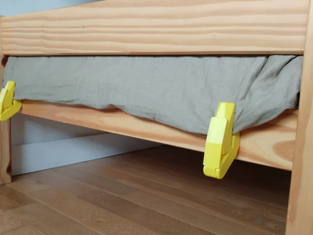 blanket/duvet holding clamp