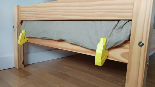 blanket/duvet holding clamp