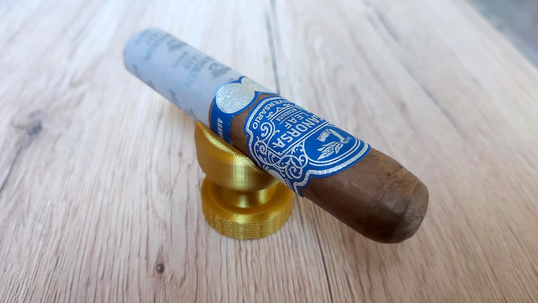 Cigar stand