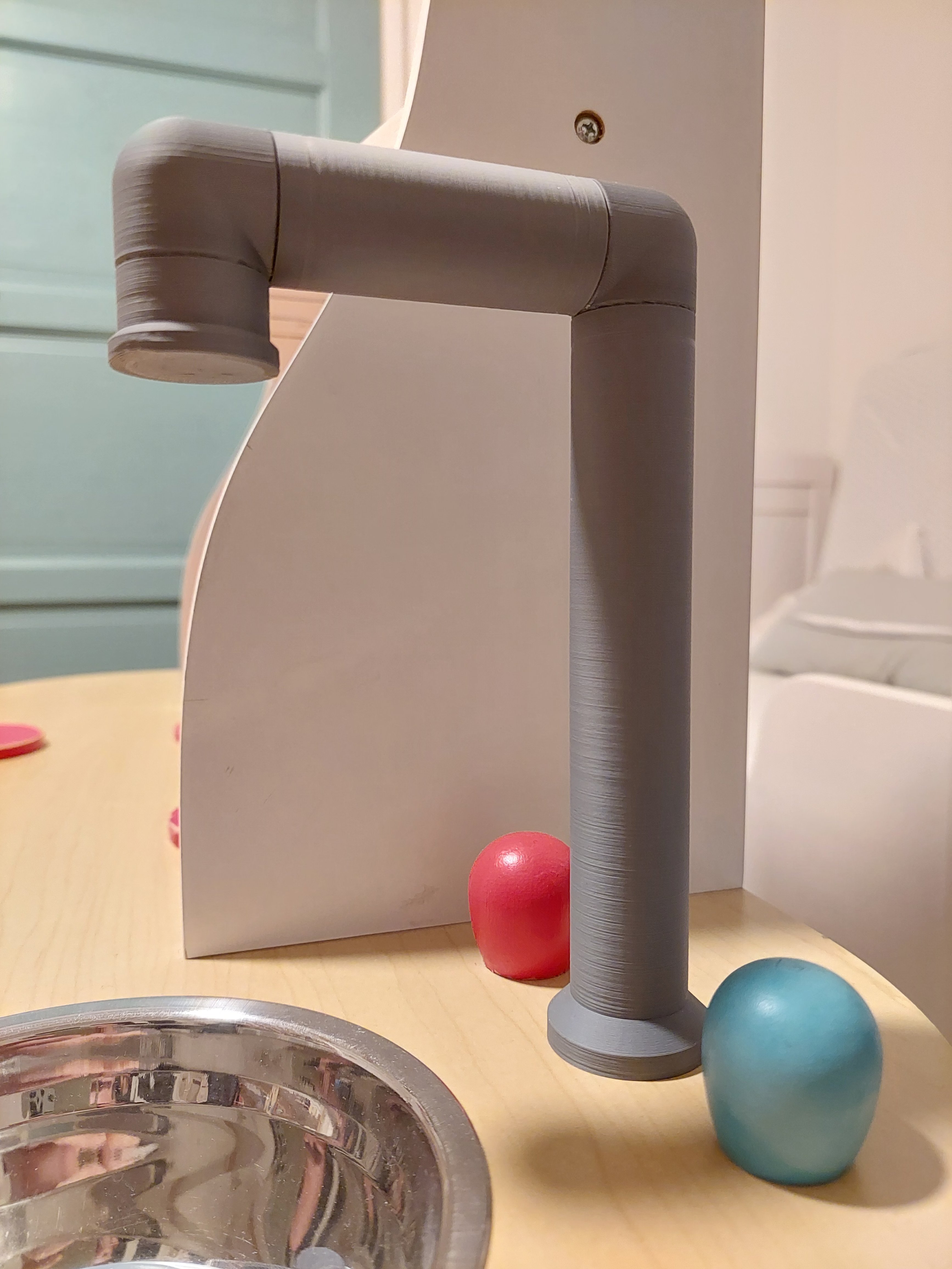 Faucet (tap) for children's kitchen